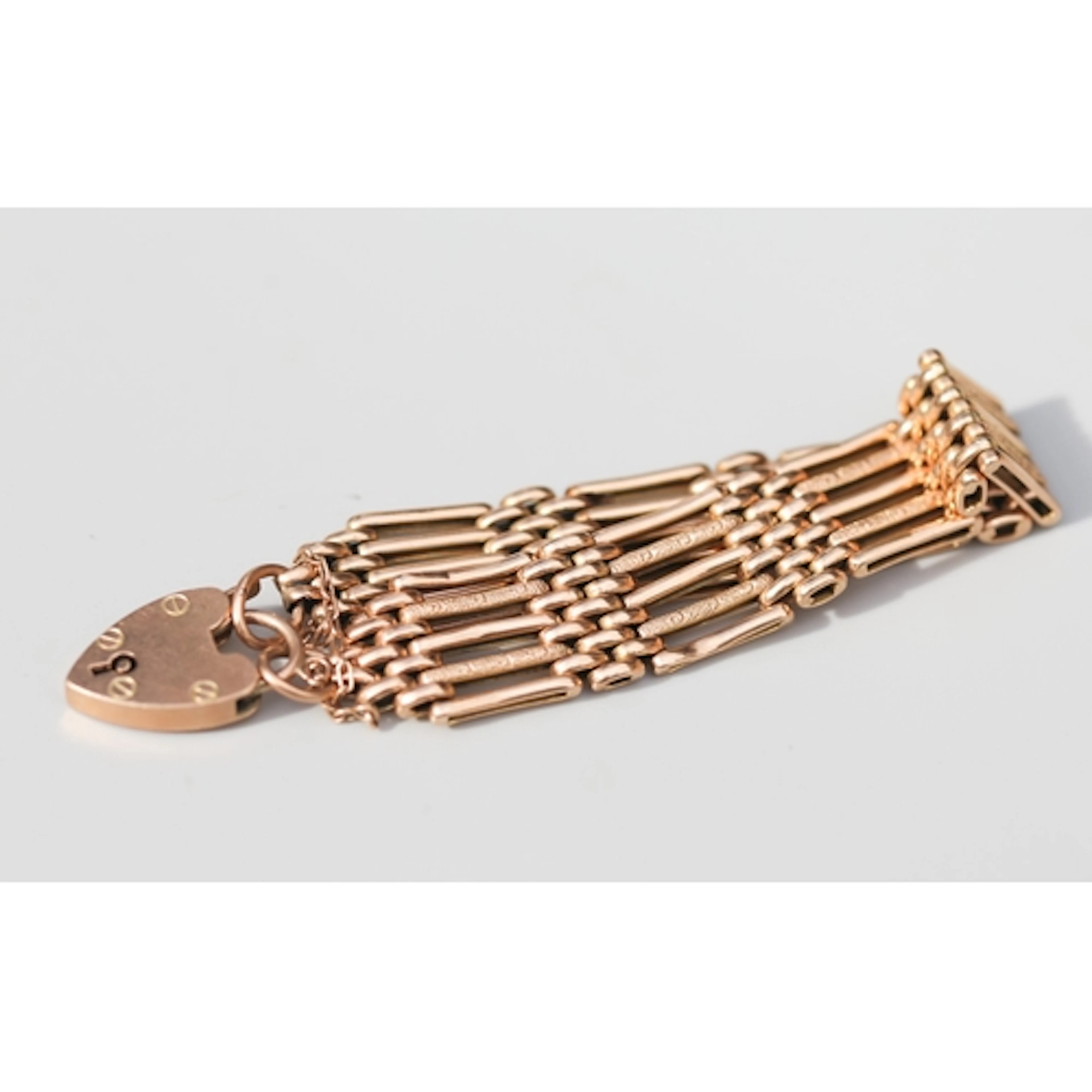 9 Carat Rose Gold Gate Link Bracelet with Heart Padlock Clas...