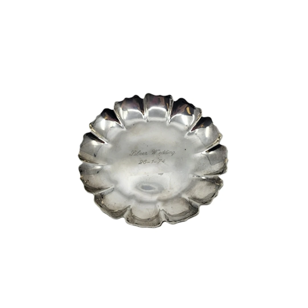 A MODERN IRISH STERLING SILVER STRAWBERRY DISH, Dublin 1973,...