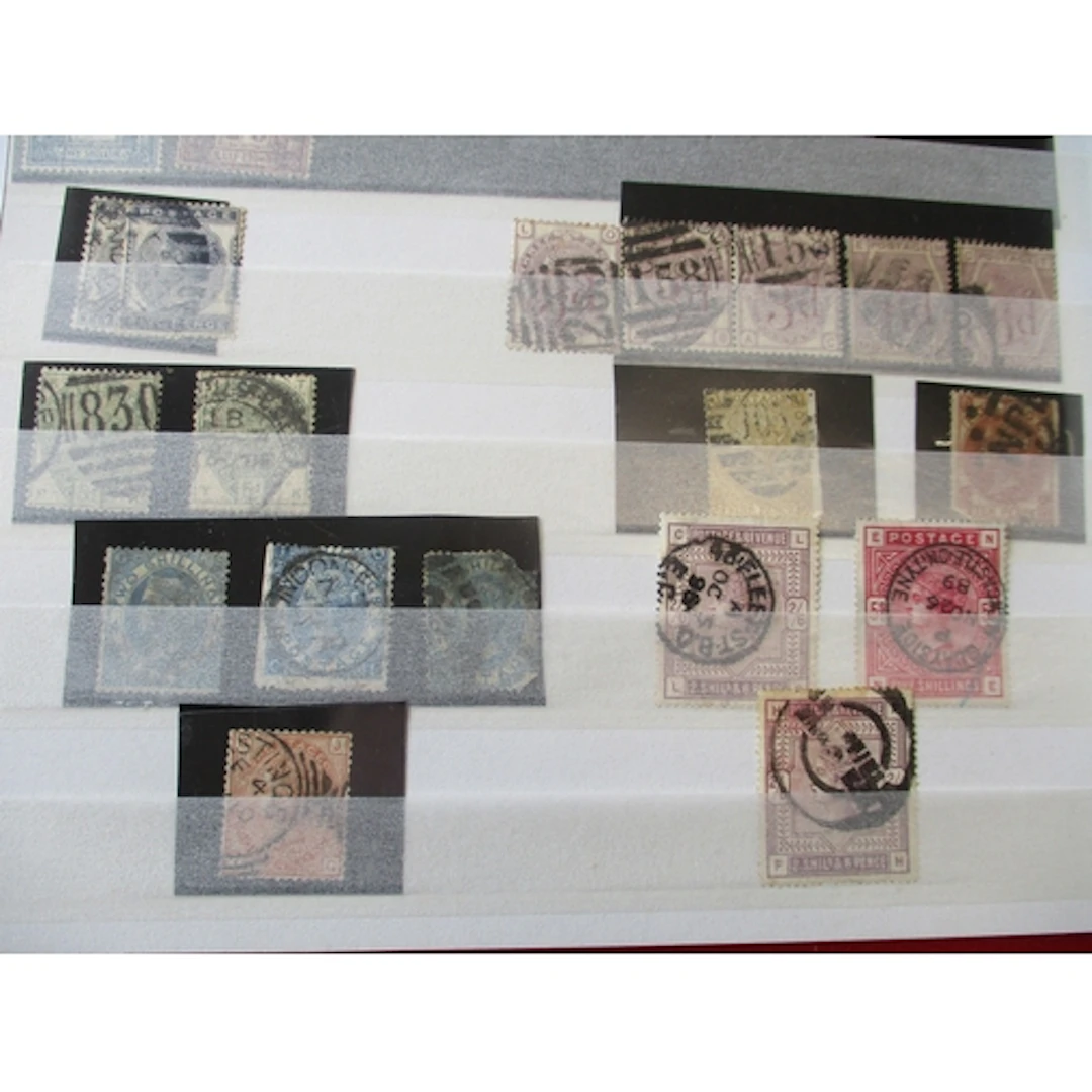 QV-QEII. Largely U single stockbook, incl better SP QV with ...