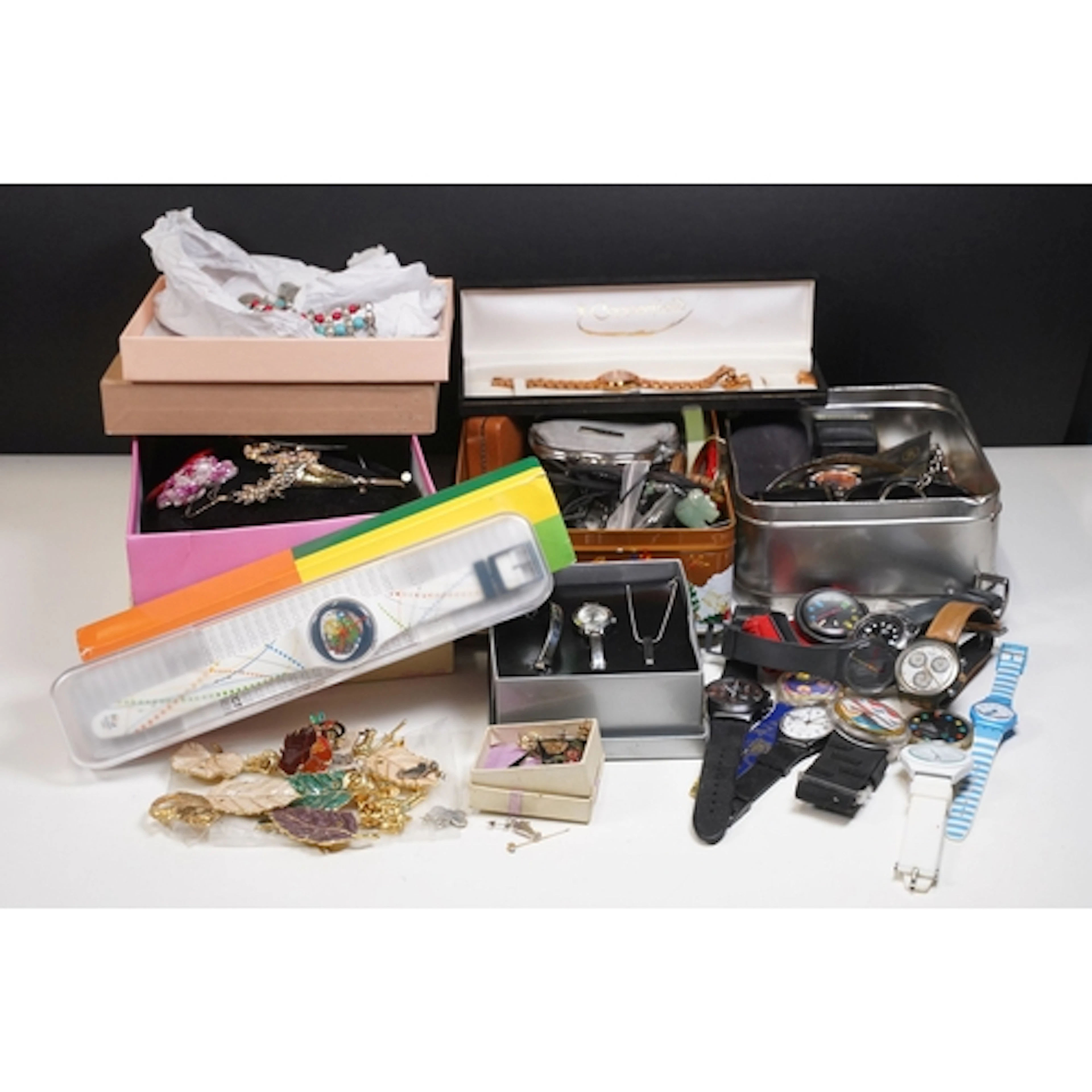 Collection of contemporary wristwatches to include a quantit...