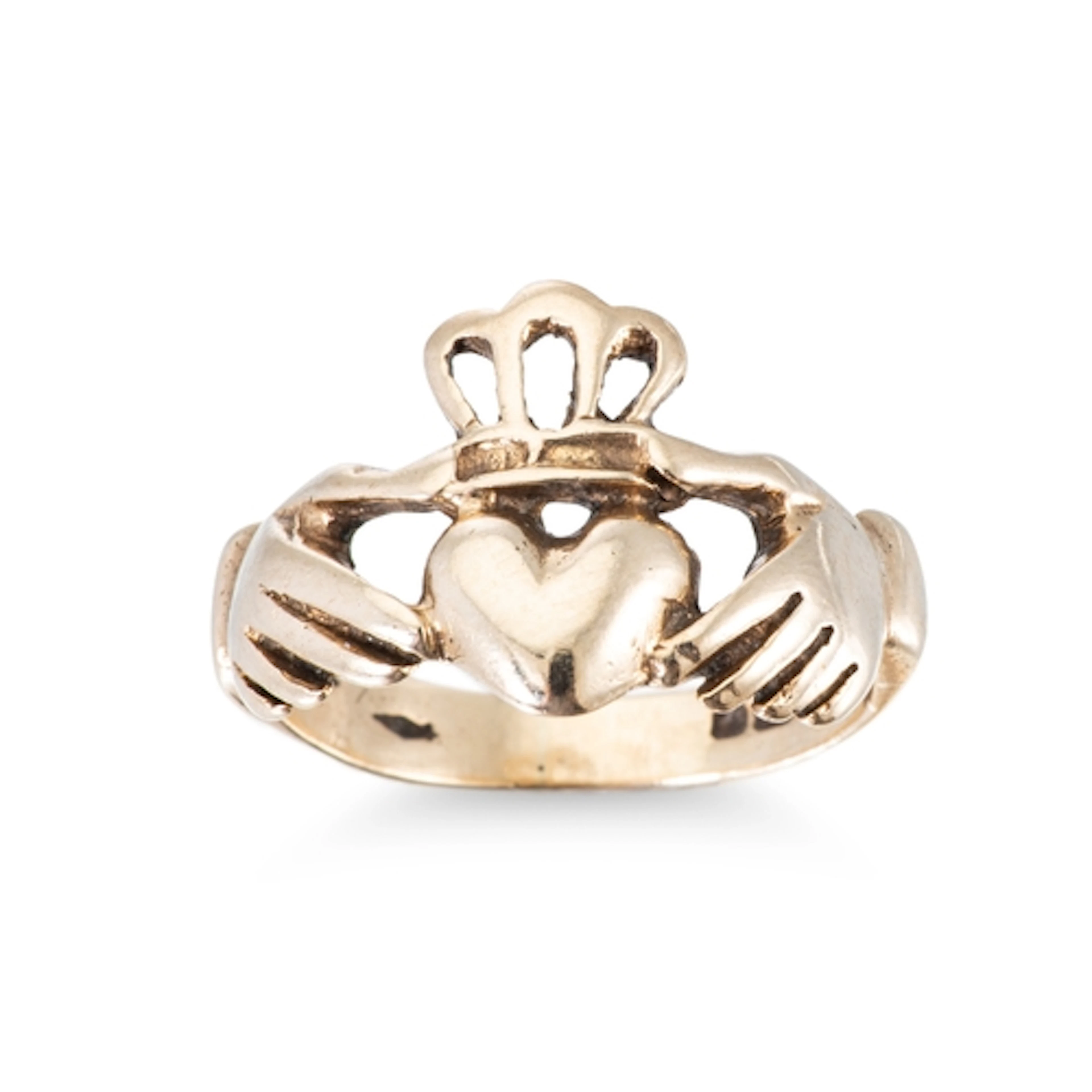 A 9CT GOLD CLADDAGH RING, 4.43 g. size M-N