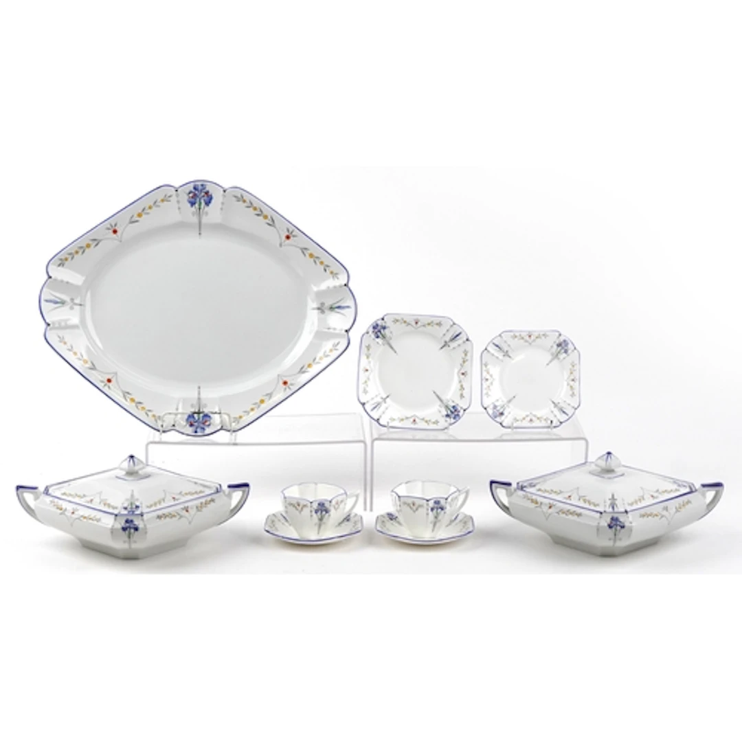 Shelley Queen Anne Blue Iris F11561 pattern dinner and teawa...