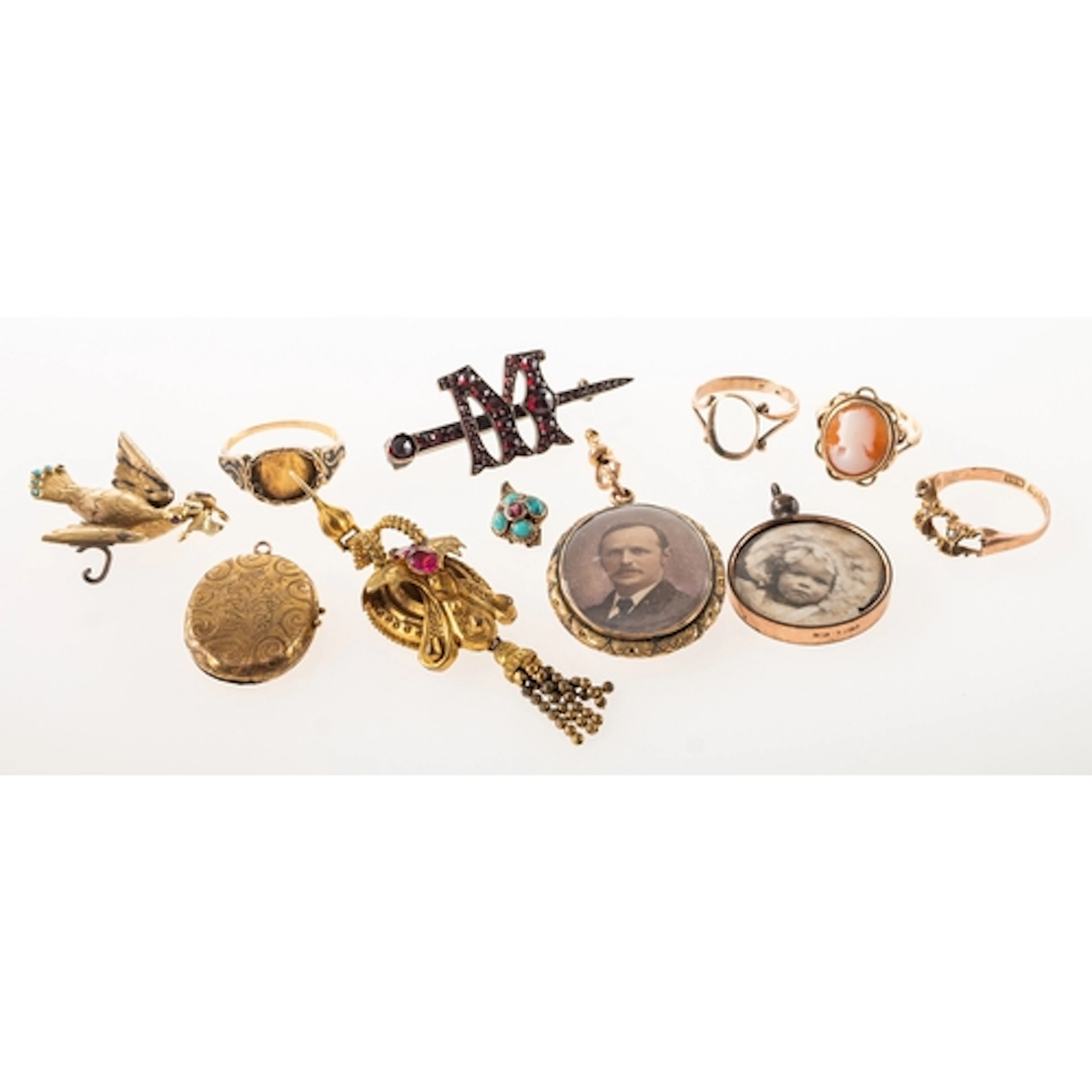 An interesting mixed collection of antique jewellery, includ...