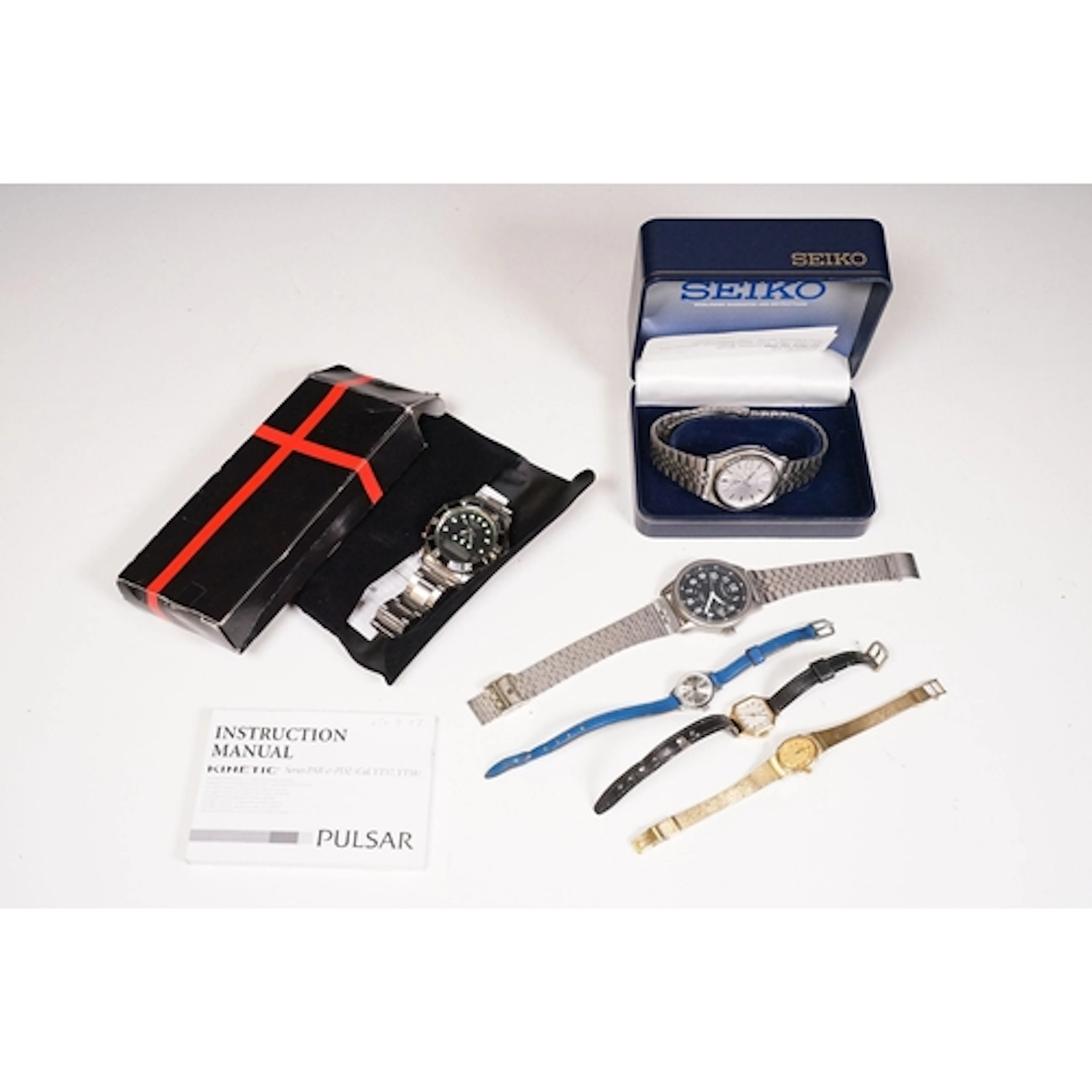 Seiko 5 Automatic gent's watch with date aperture with instr...