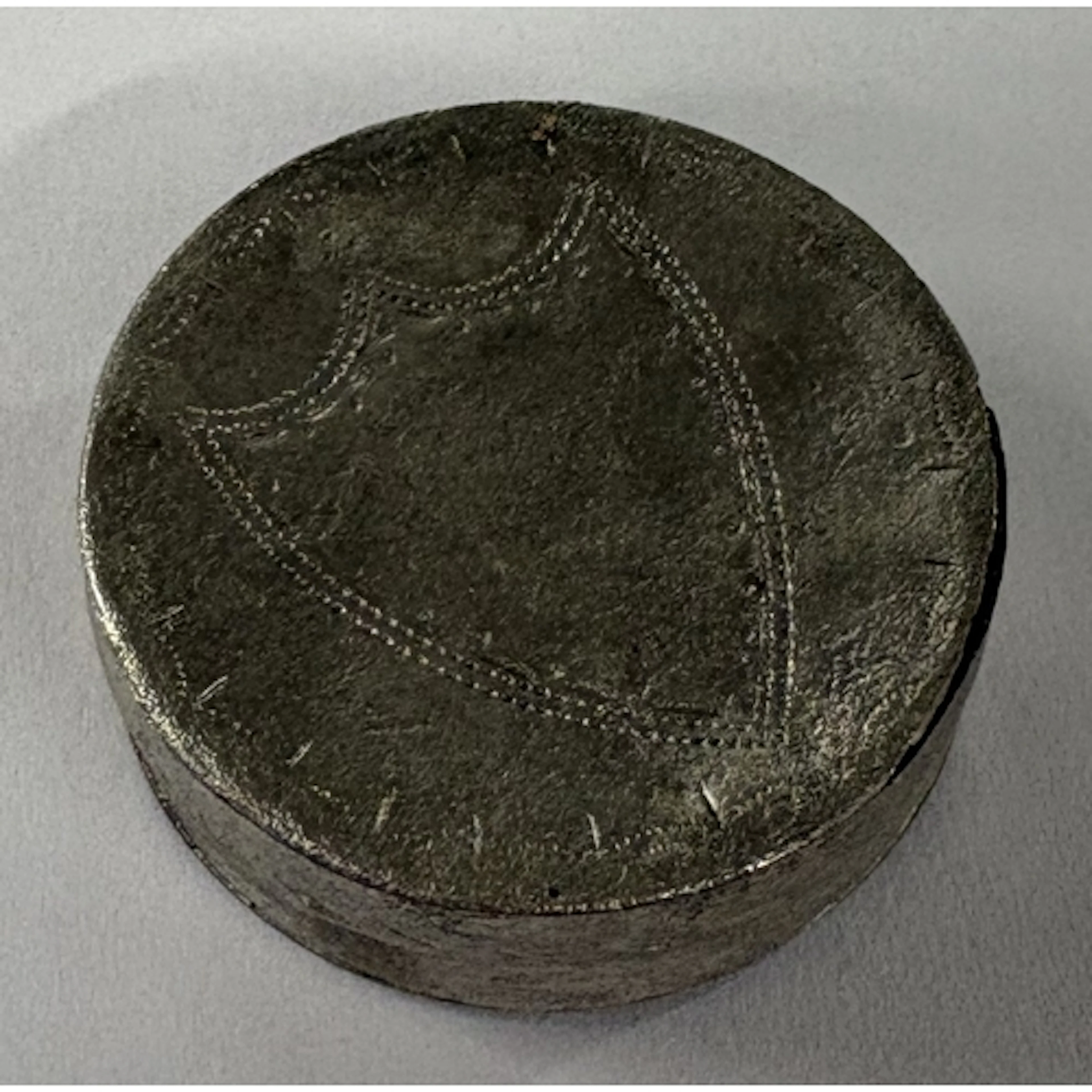 A silver box with lift-off cover. Birmingham 1795. By John T...