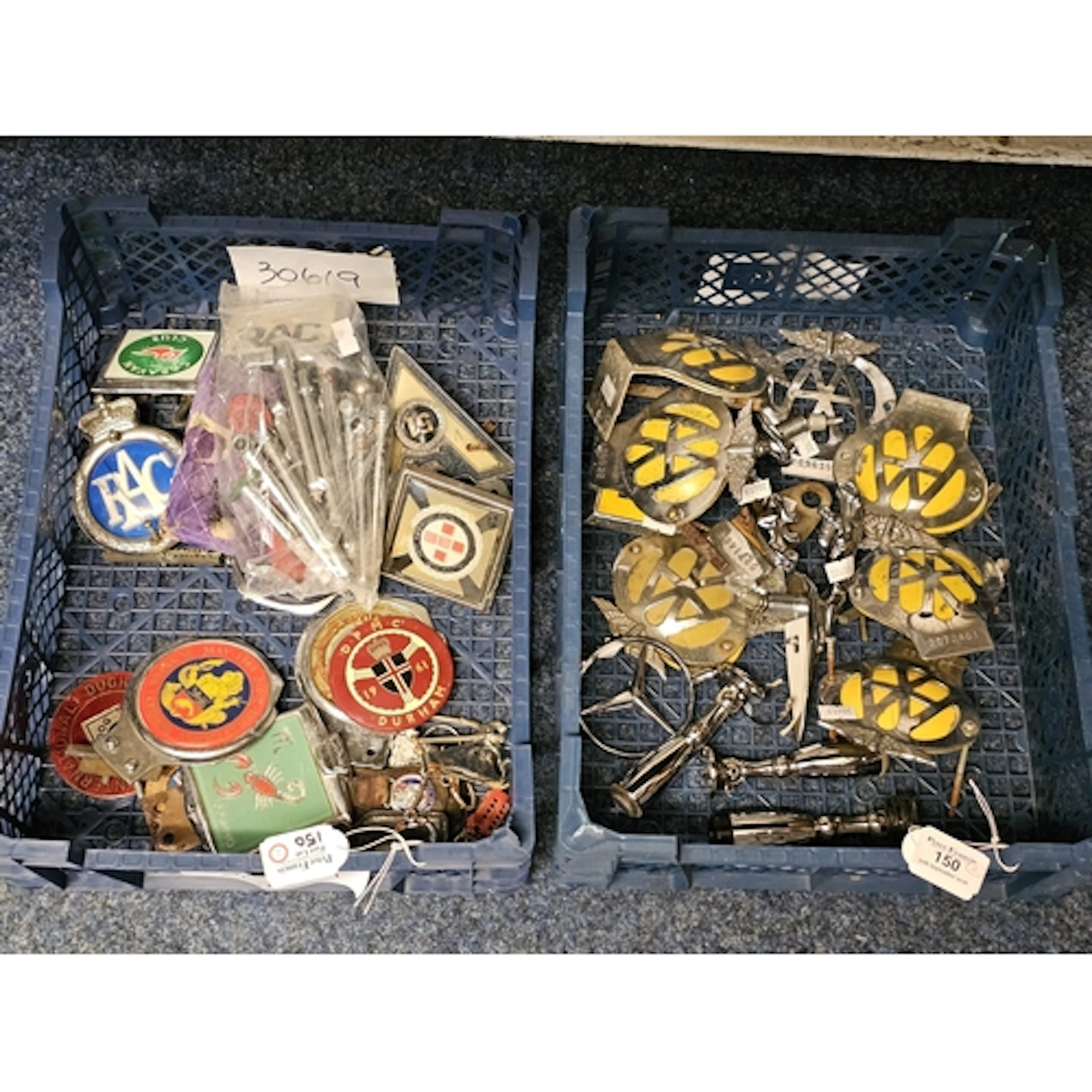 Collection of various vintage car badges, to include AA, Jag...