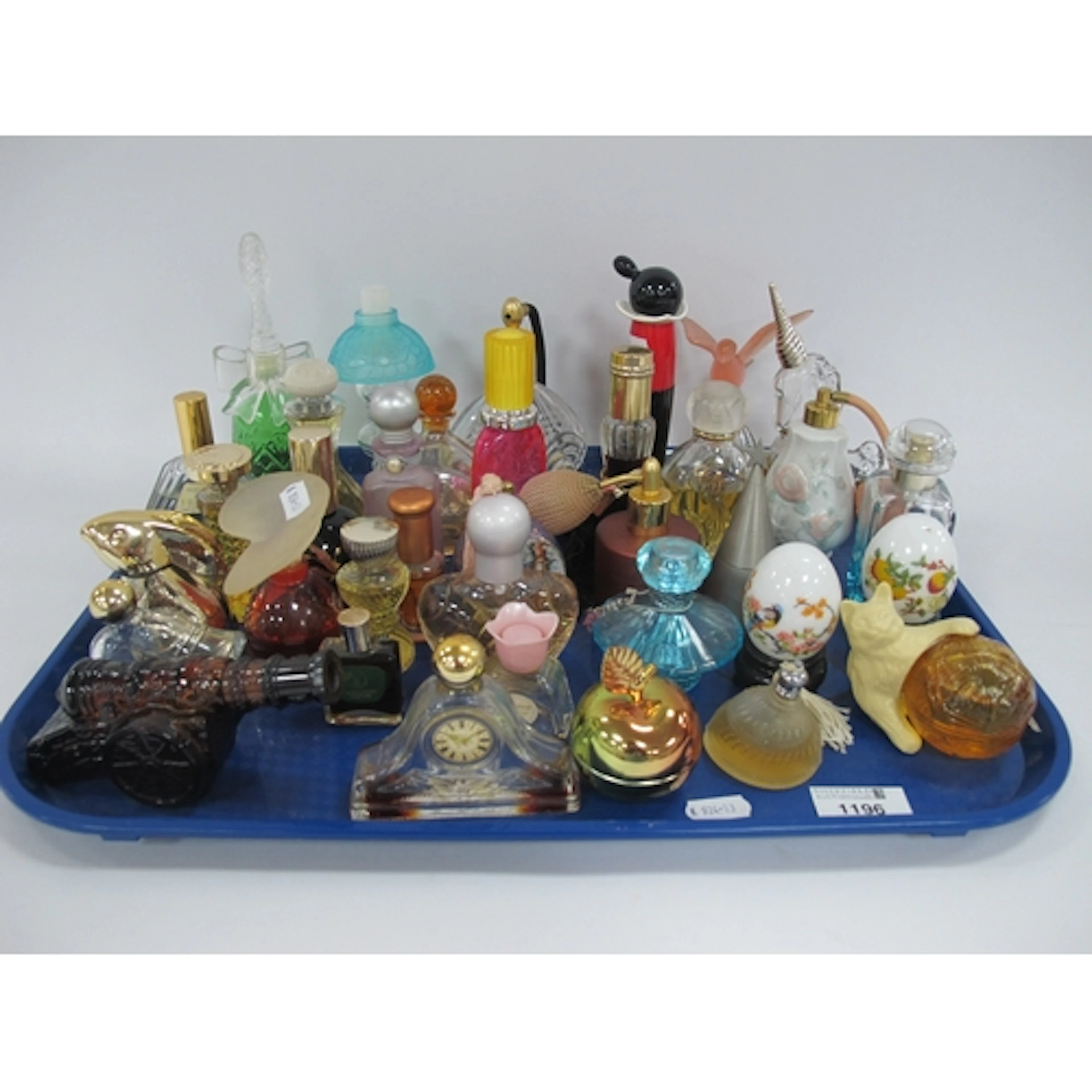 Quantity of vintage perfume bottles and samples, mixed popul...