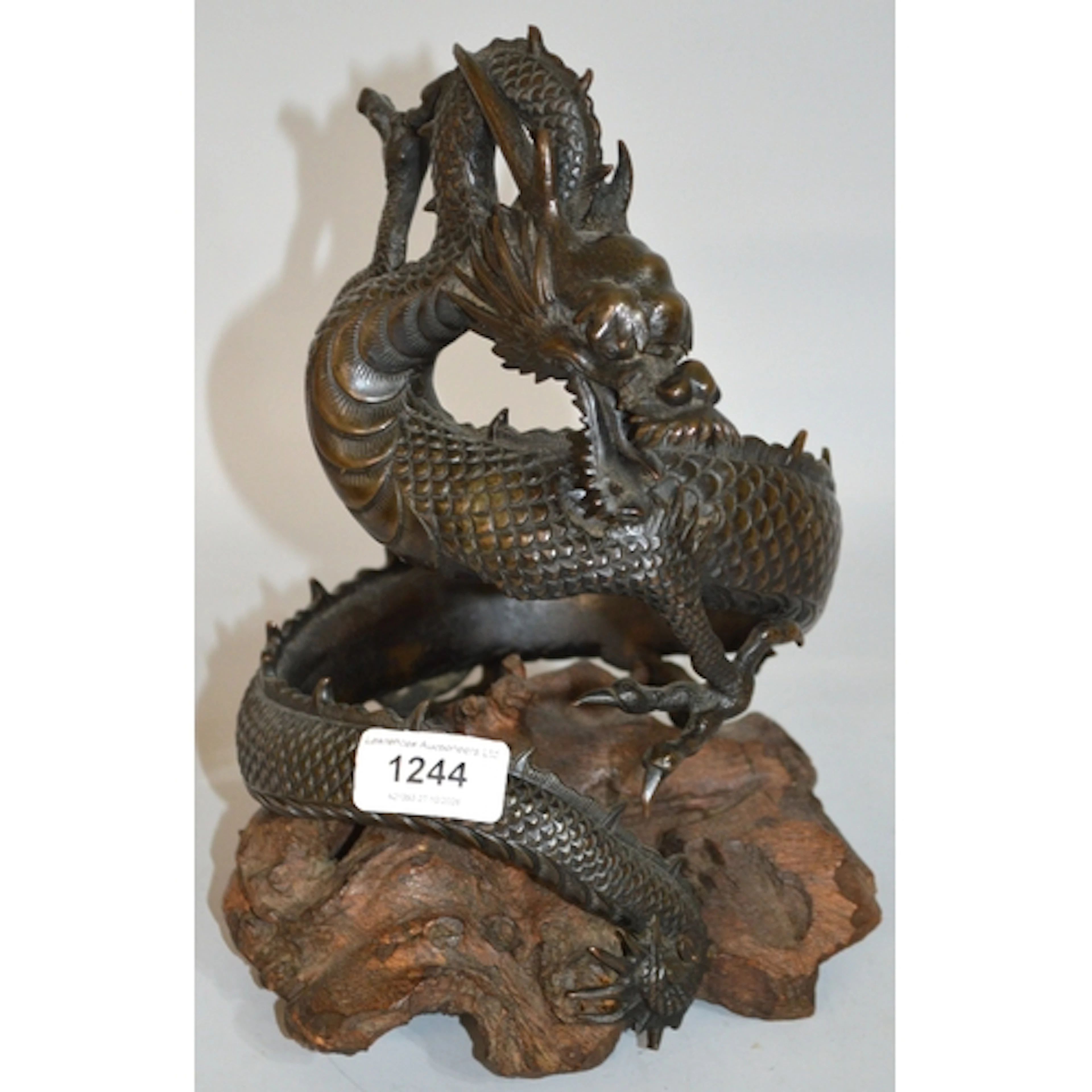 Late 19th / early 20th Century Chinese dark patinated bronze...