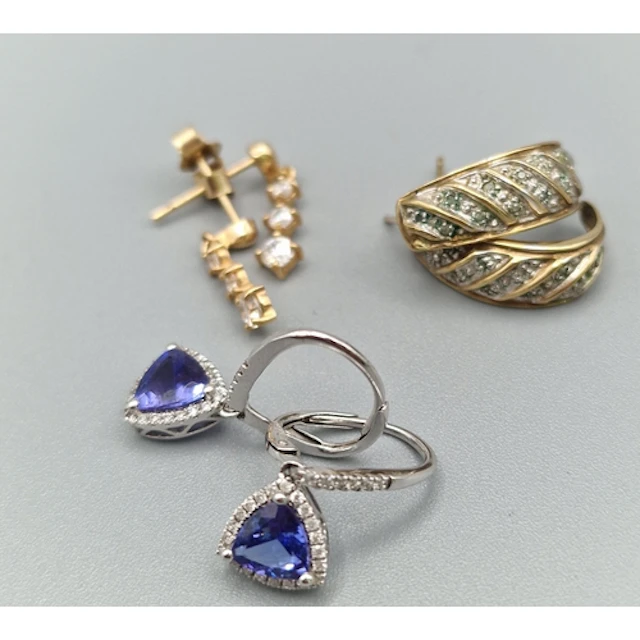 Pair of 9ct gold earrings (2.6g approx.), together with two ...