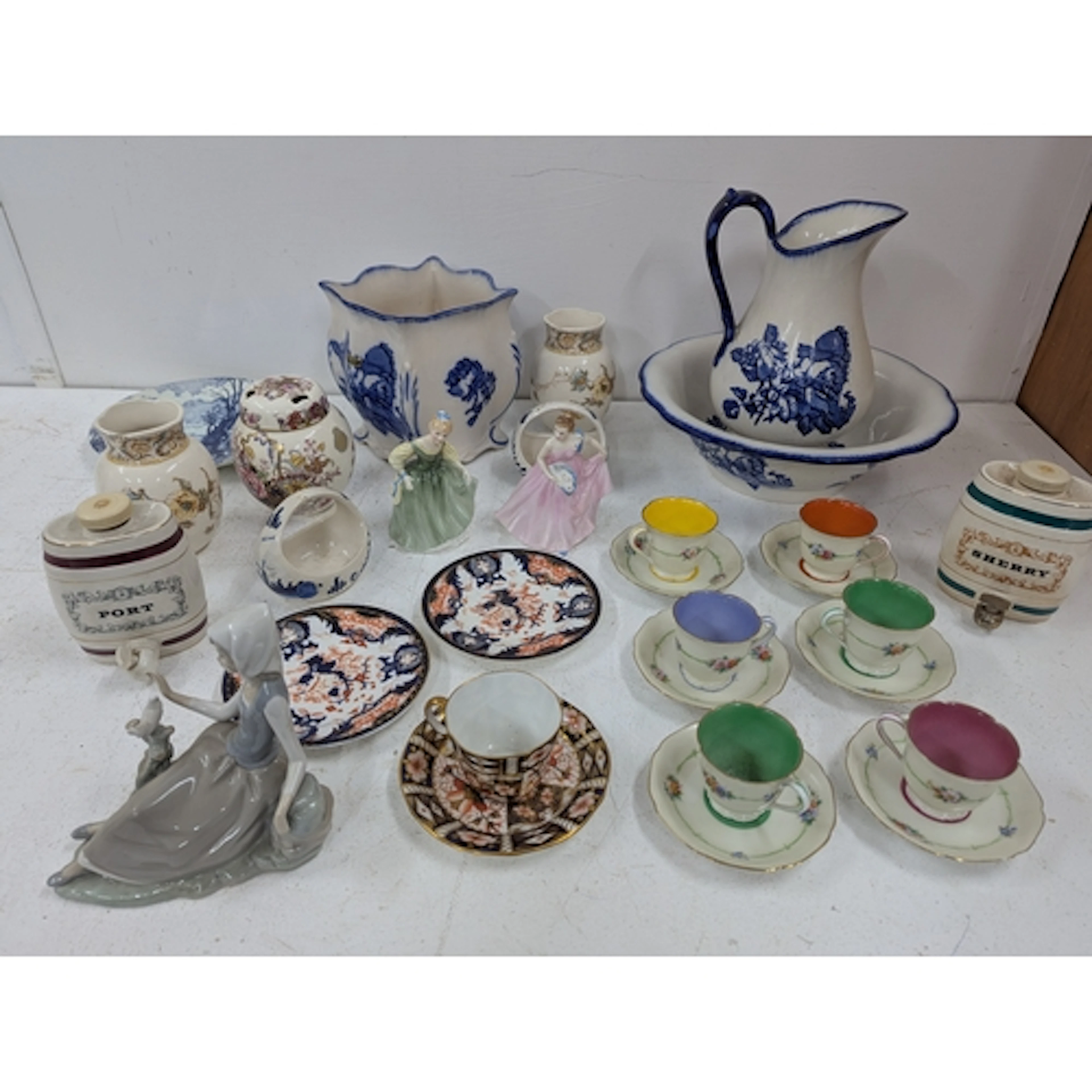 Ceramics and collectables to include a Royal Crown Derby Ima...