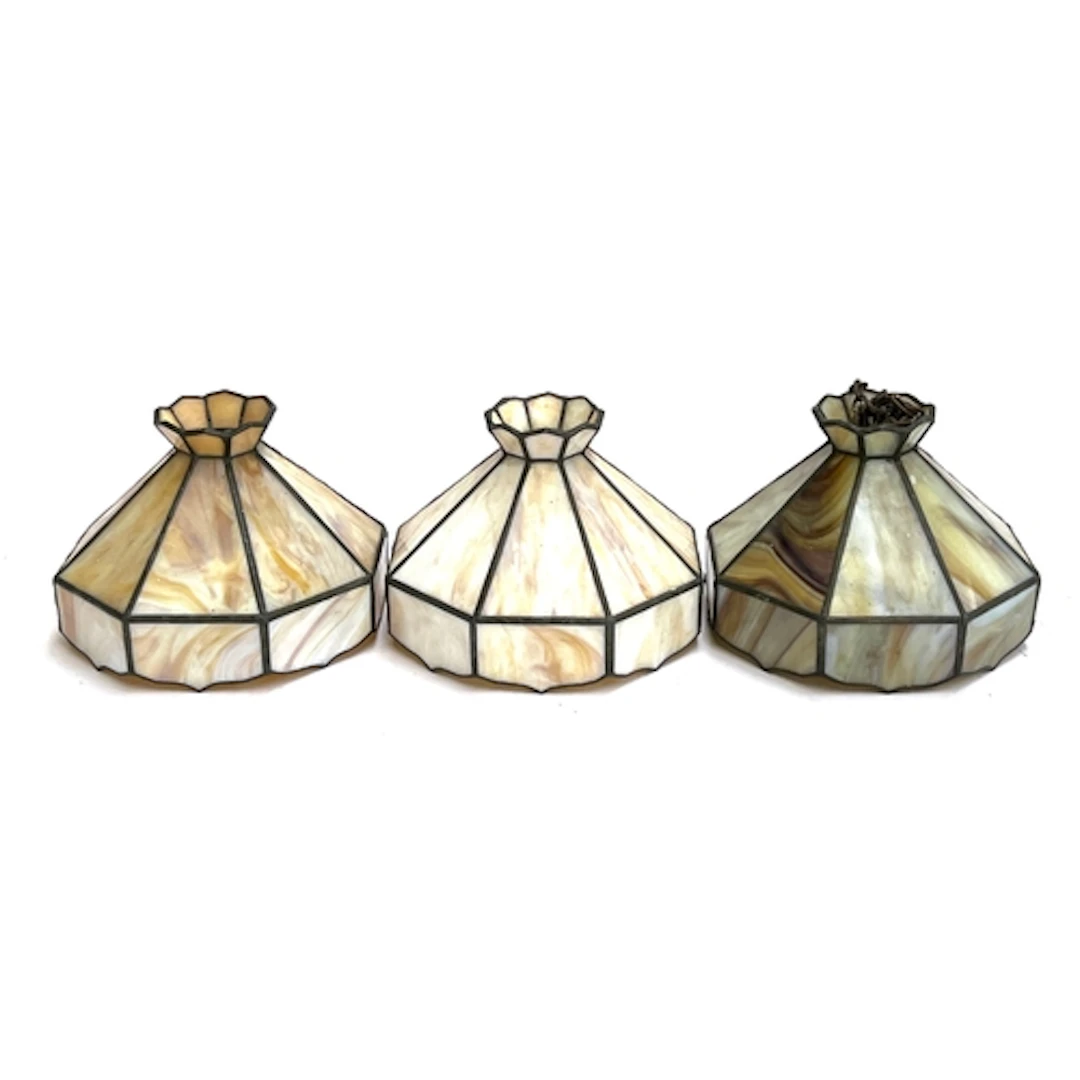 Three small Tiffany style octagonal pendant light shades, 18...