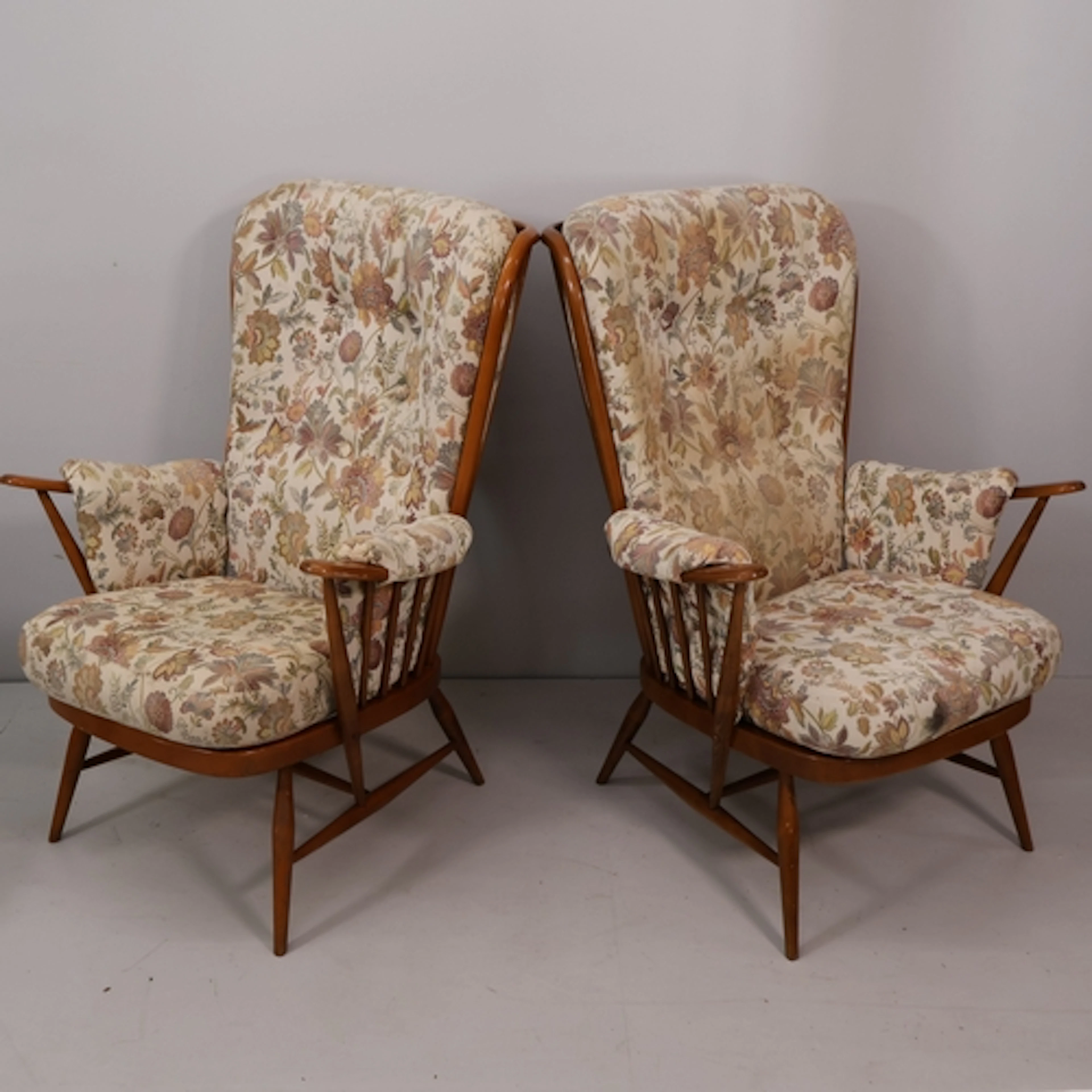 Ercol - A pair of vintage beech 'Evergreen Springtime' model...