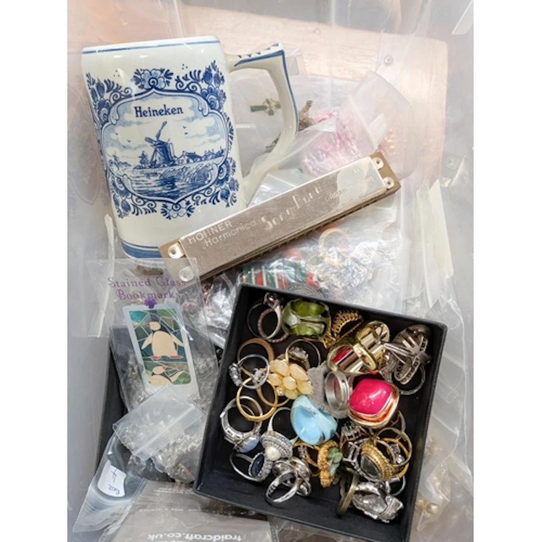 Modern paste set dress rings, blue and white tankard, harmon...