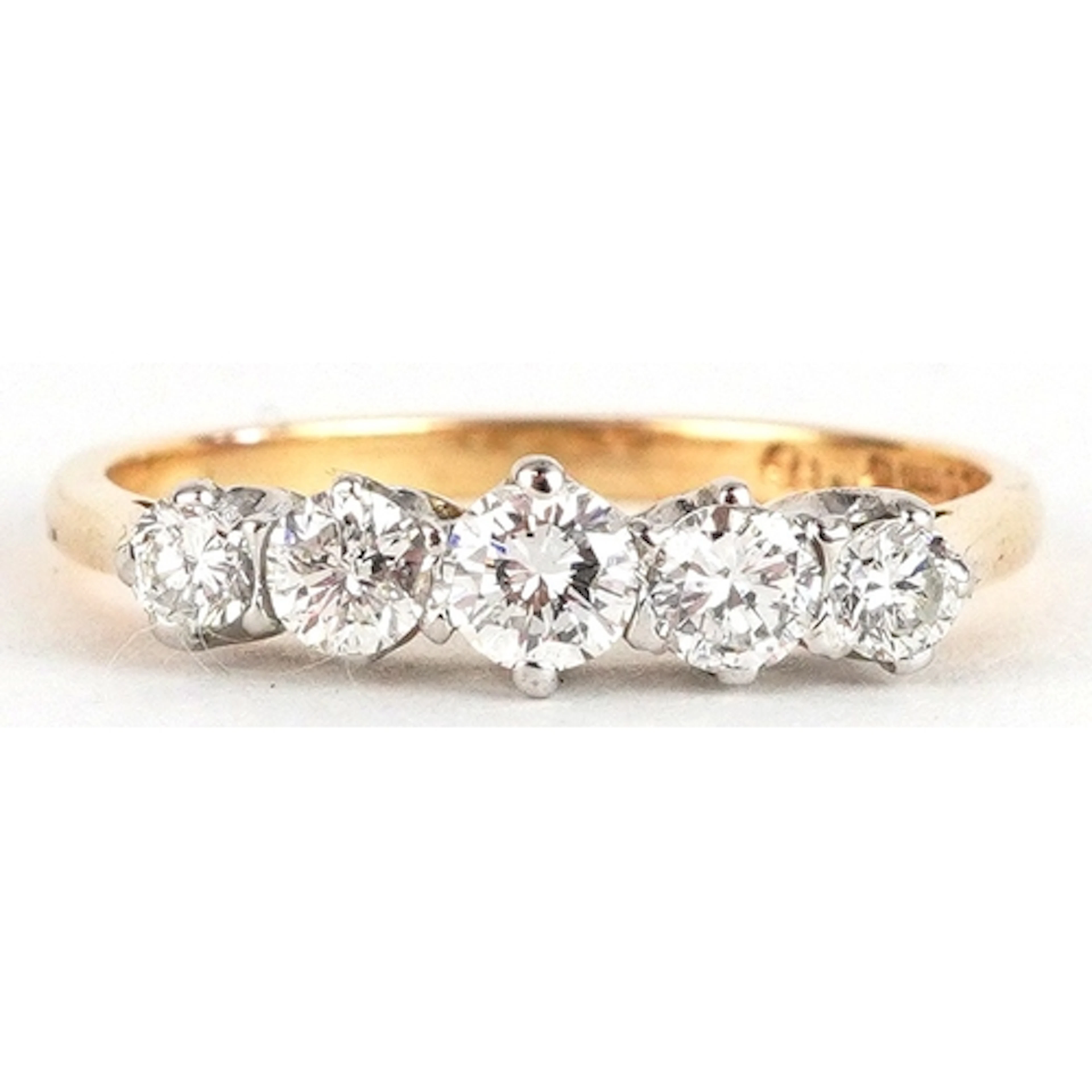 18ct gold graduated diamond five stone ring, the central dia...