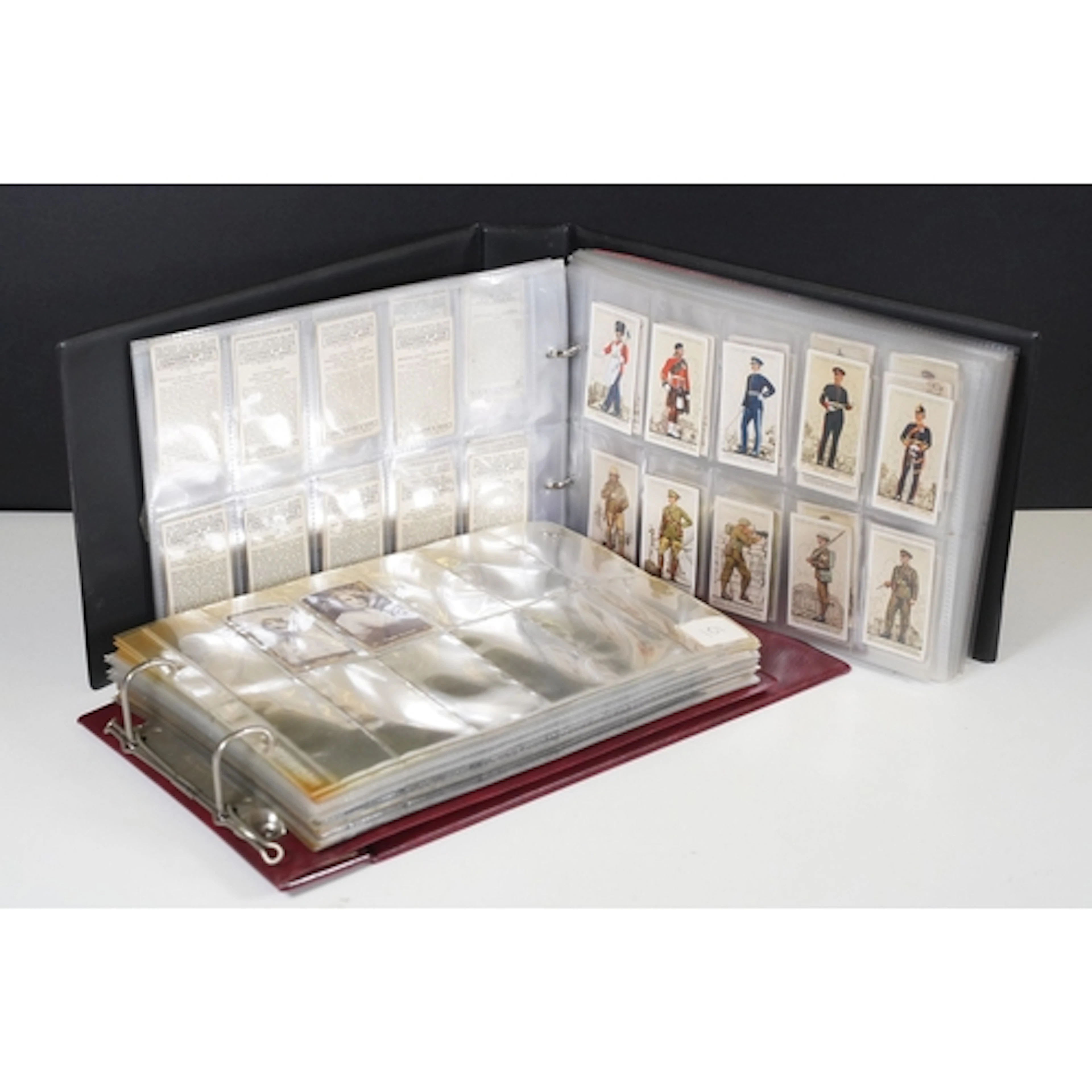 Cigarette Cards - A large collection of mixed cigarette card...