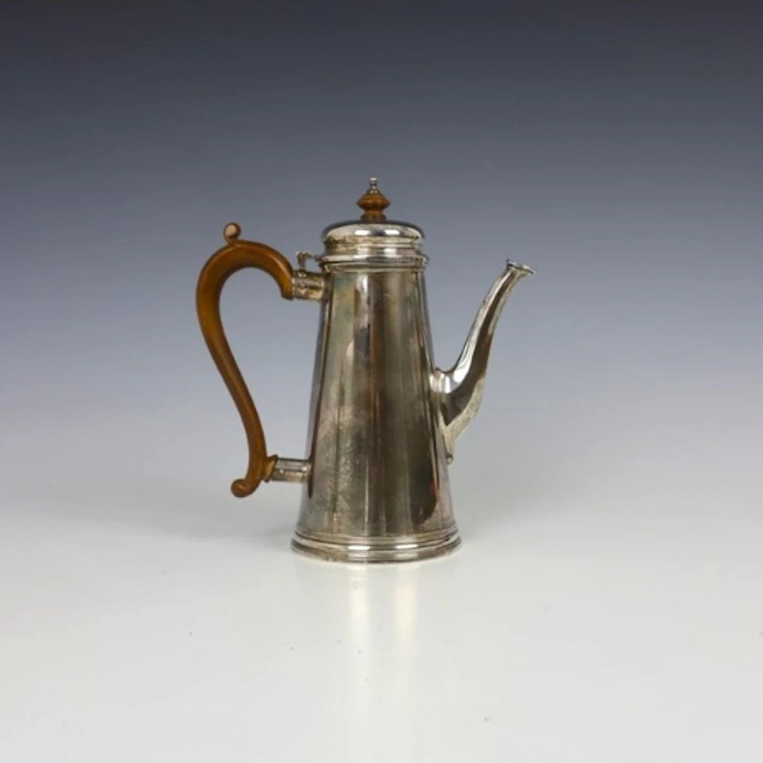 A late 20th century silver coffee pot, Lowe & Sons, Chester ...