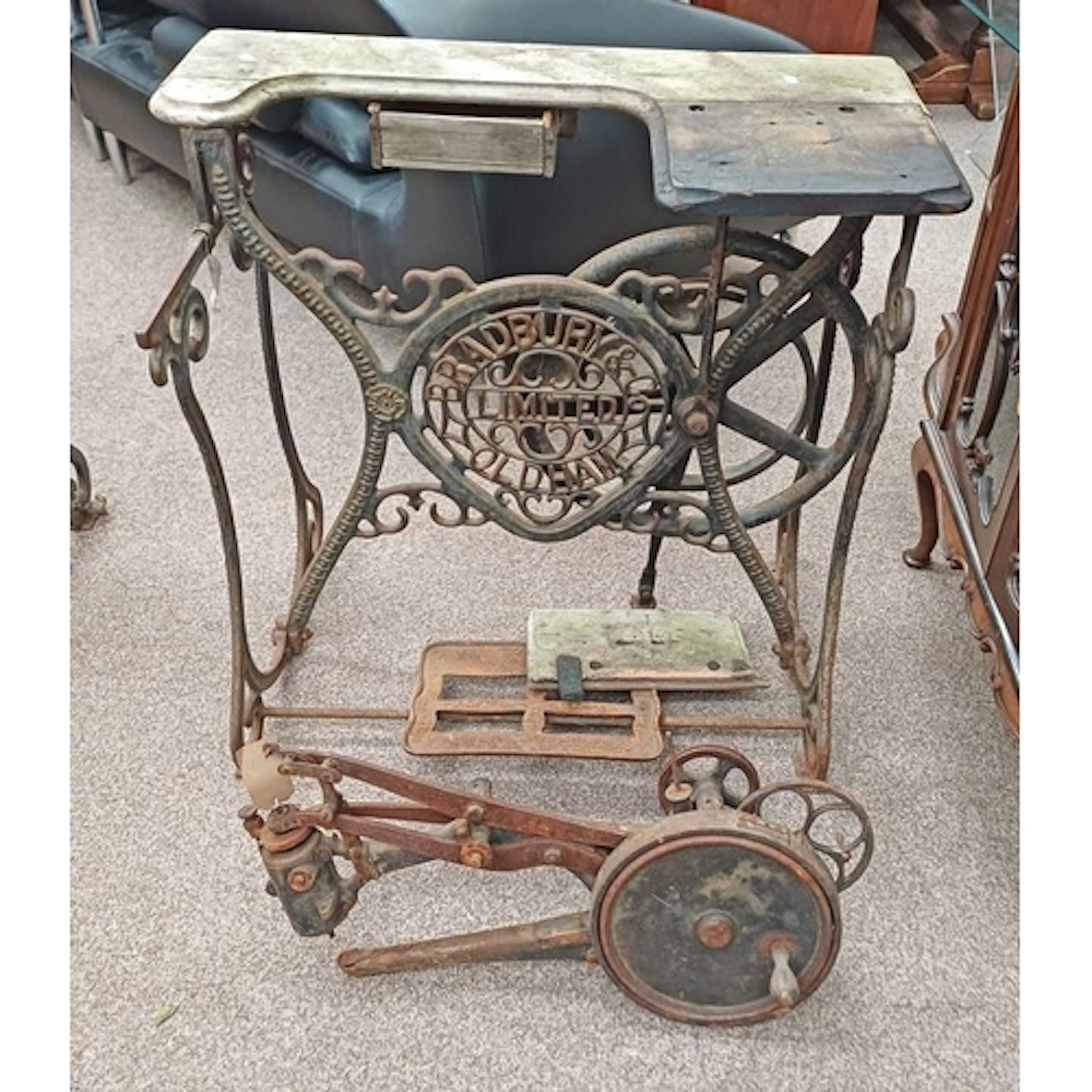 CAST IRON TREADLE BRADBURY & COMPANY LTD SEWING MACHINE