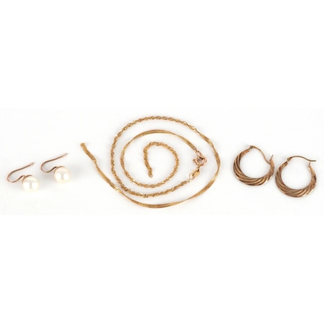 Pair of 9ct gold hoop earrings, broken 9ct gold necklace and...
