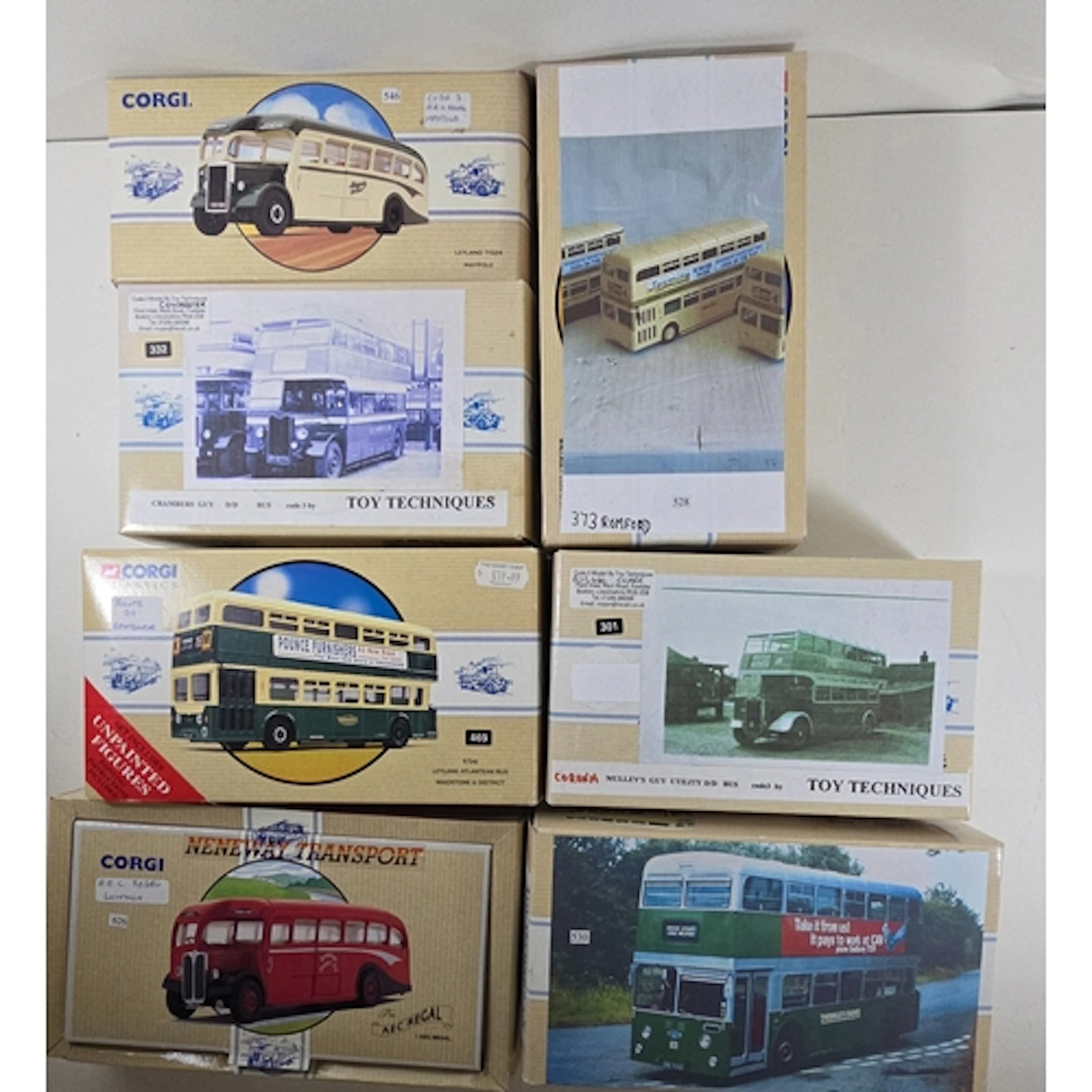 28 Corgi Classics, including some Code 3 examples. 3x Golden...