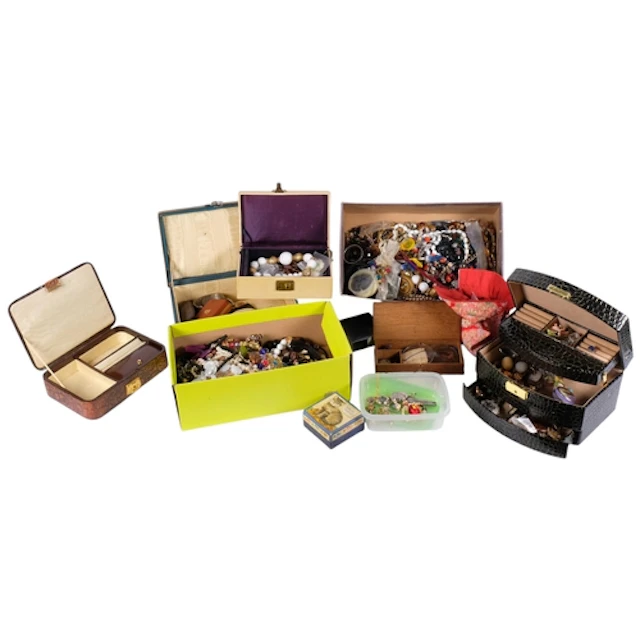 A large quantity of mixed costume jewellery