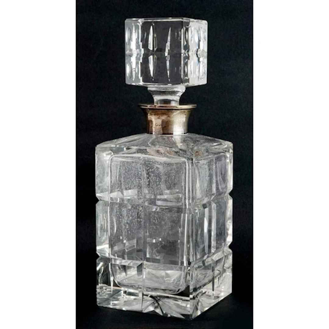 Israel Freeman & Son Ltd., Elizabeth II cut crystal decanter...