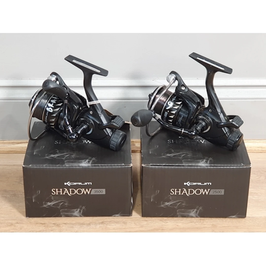 A Korum Black Shadow 3500 freespool Fishing Reel with spare ...