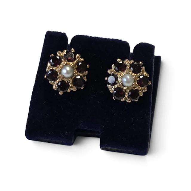 A good pair of antique 9ct Gold Garnet and Pearl Earrings.
