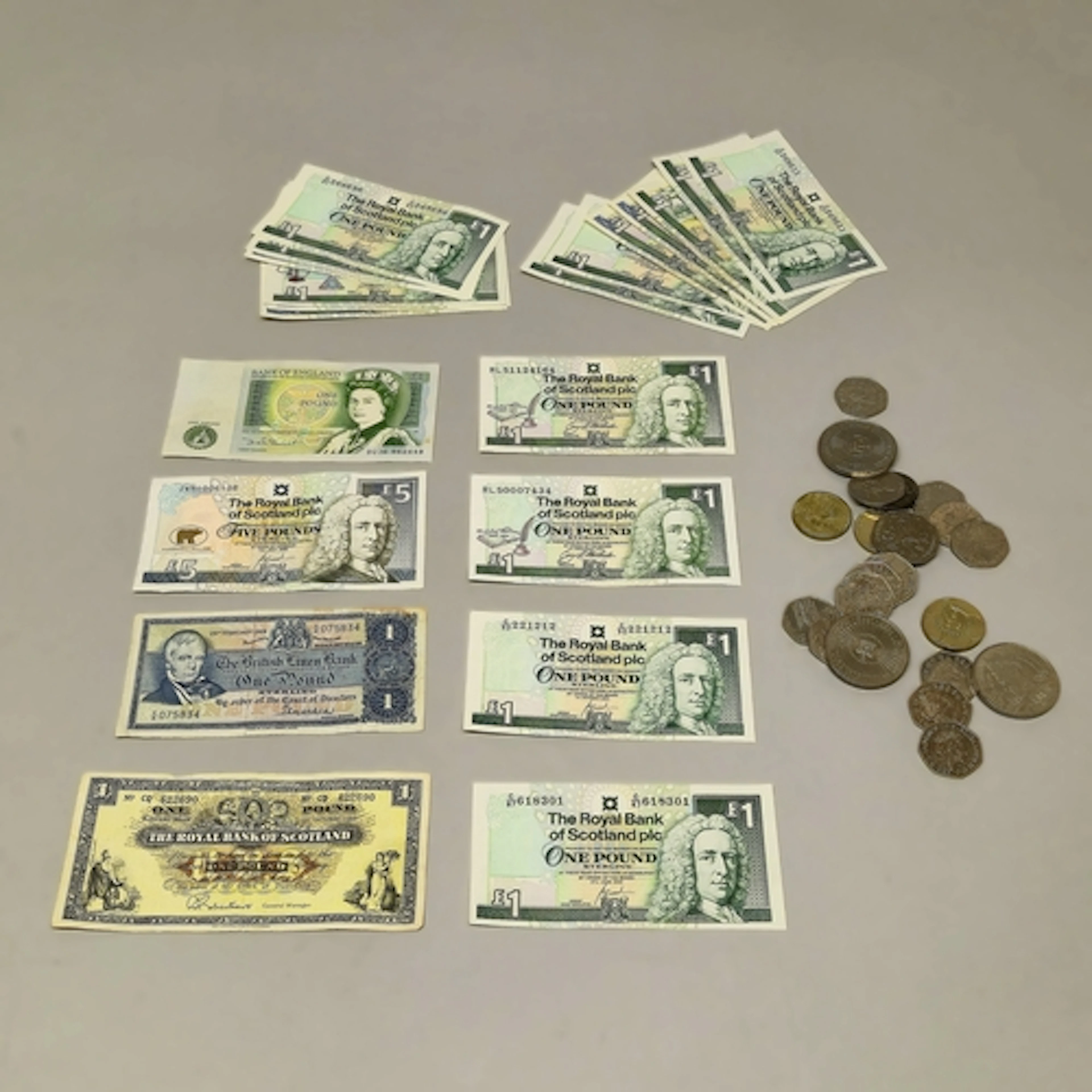 Group of Scottish banknotes to include The Royal Bank of Sco...