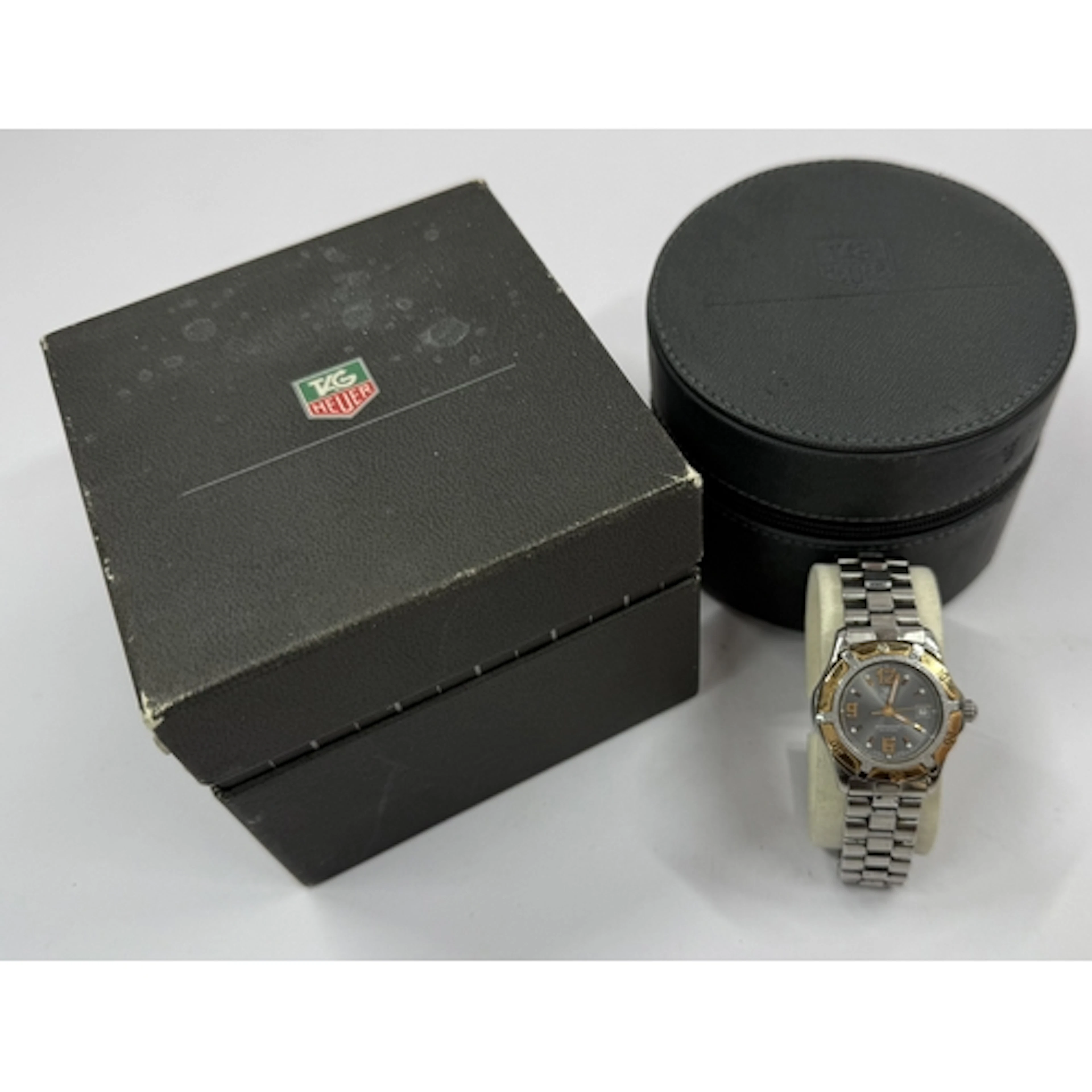 Watches: Tag Heuer women's professional 2000 quartz 200 metr...