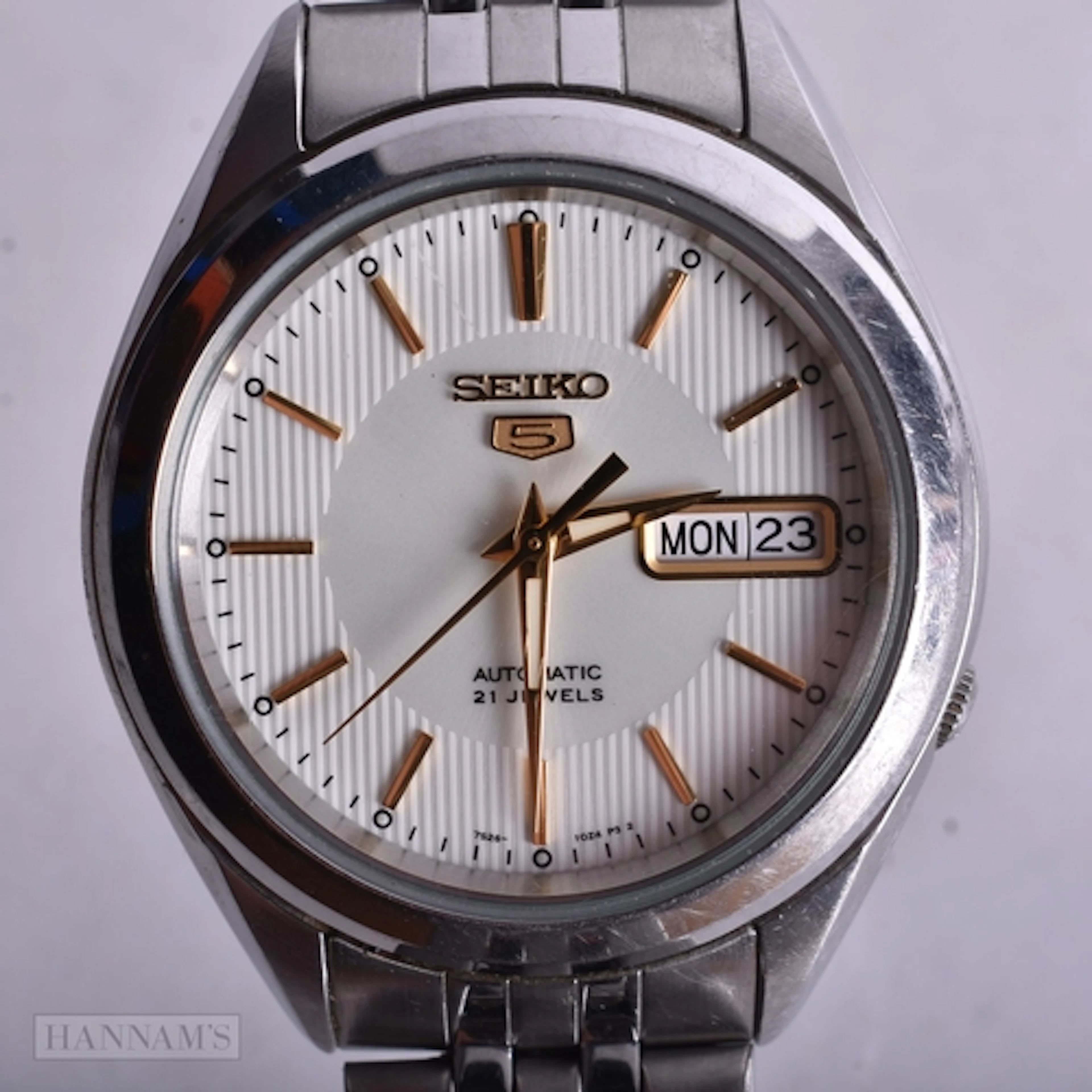 Seiko 5 Automatic Watch Working. 4 cm wide.