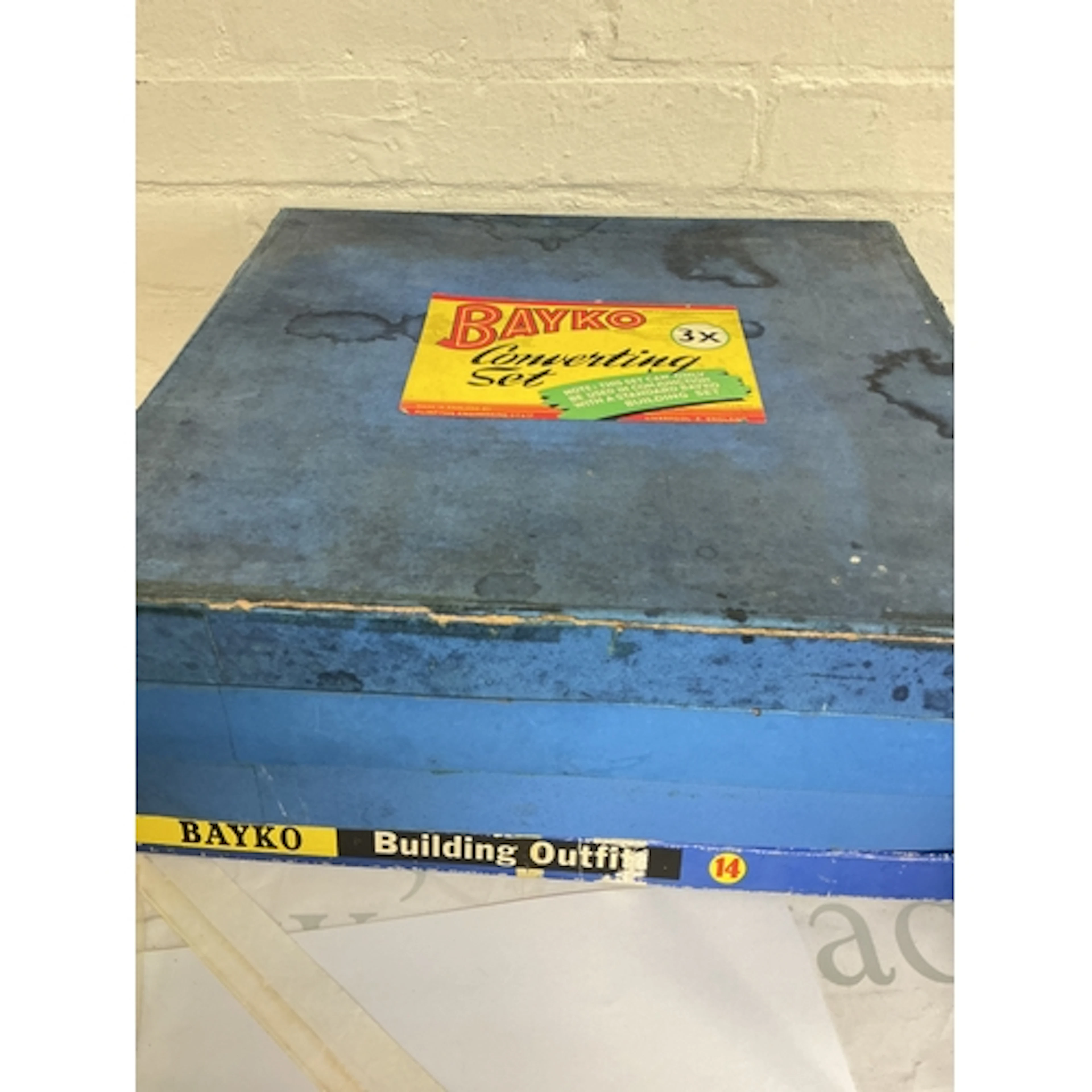 A Collection Of 4 Boxed Bayko Sets. 3 Converting Sets And Ou...