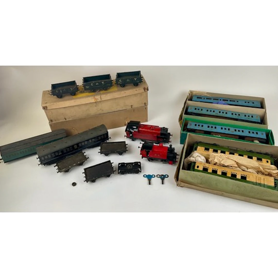 Model Railway - two kit built tinplate clockwork locomotives...