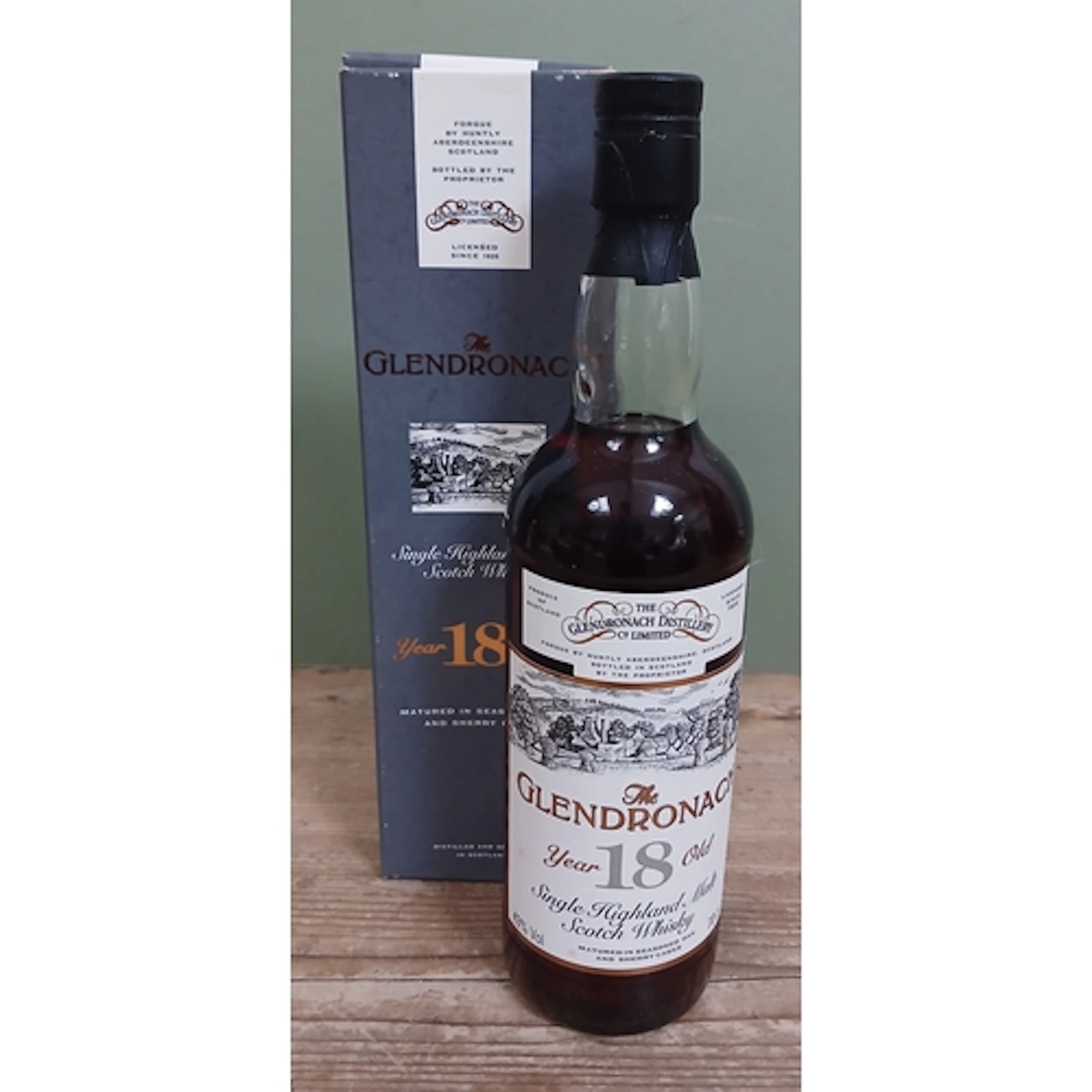 Glendronach 18 year old single Highland malt scotch whisky 4...