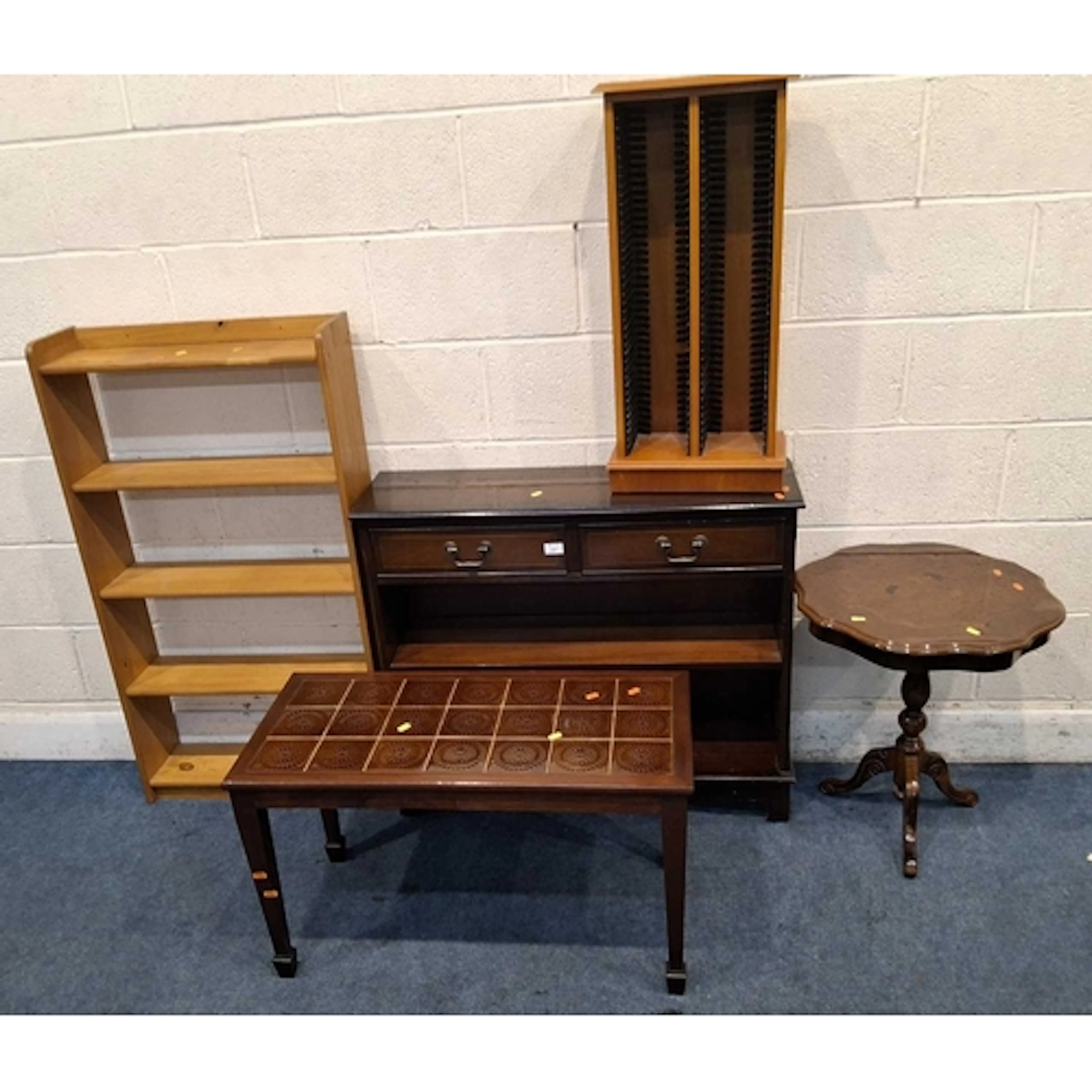 A SELECTION OF OCCASIONAL FURNITURE, to include a mahogany o...