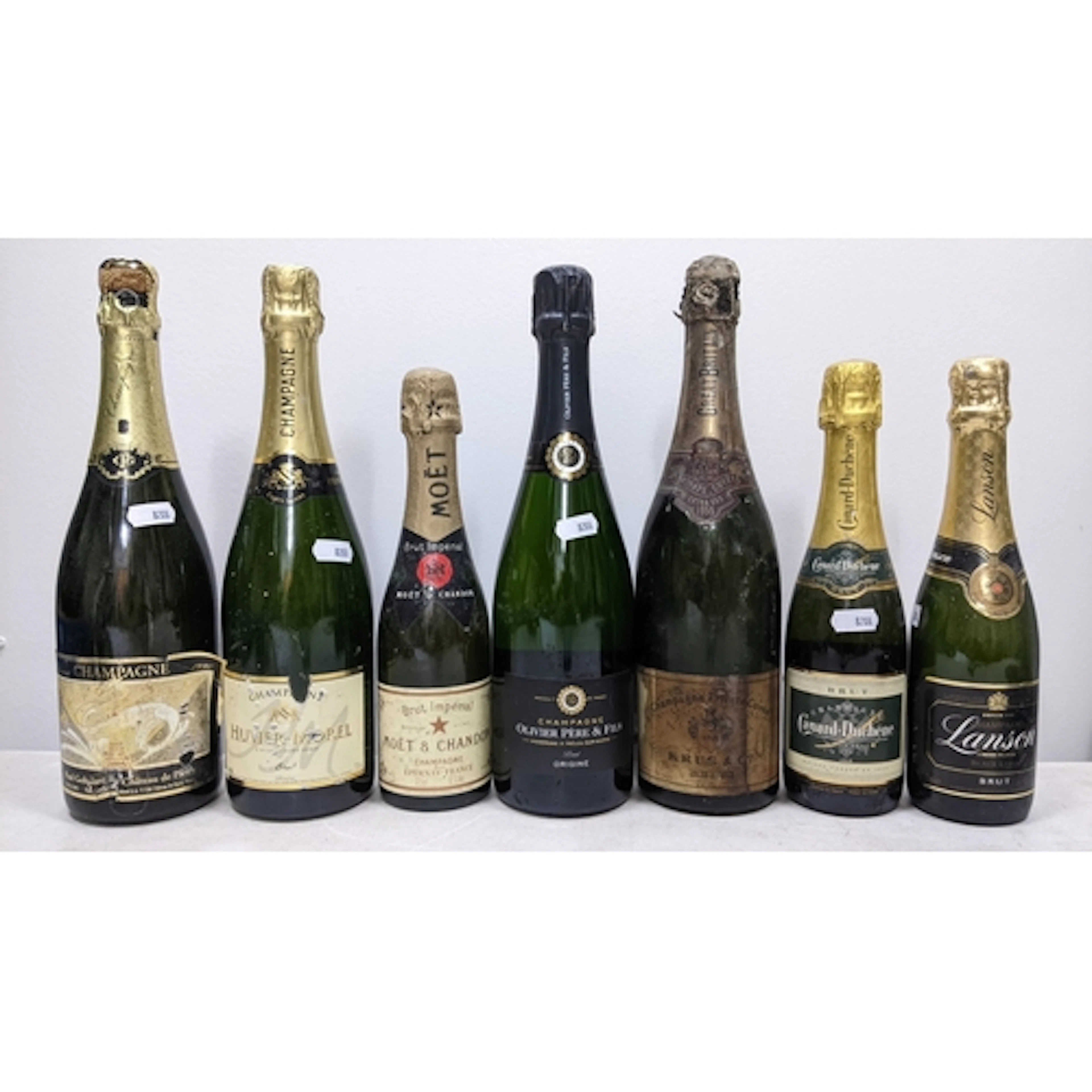Seven bottles/half bottles of assorted Champagne, comprising...