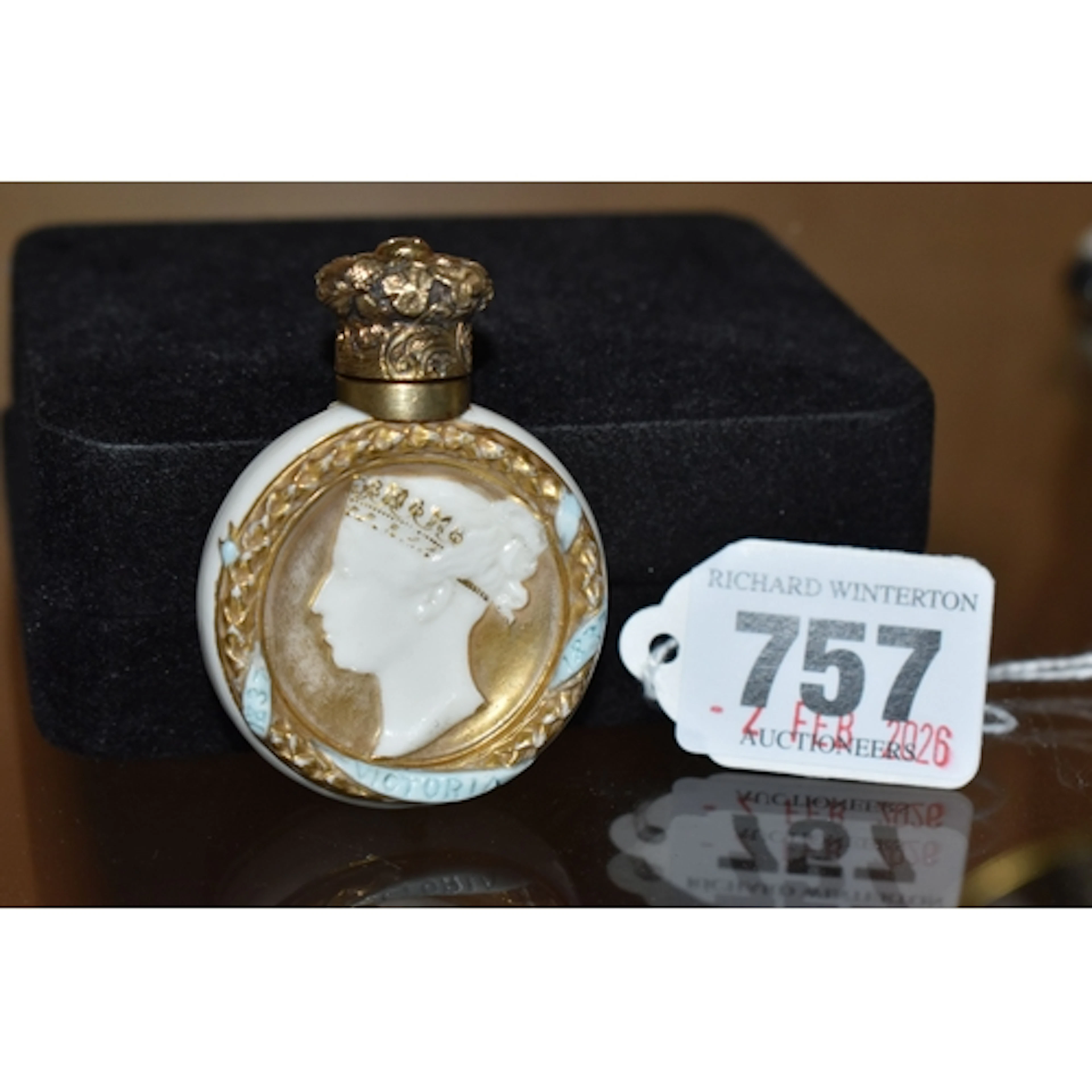 A 19TH CENTURY ROYAL WORCESTER GOLDEN JUBILEE SCENT BOTTLE c...
