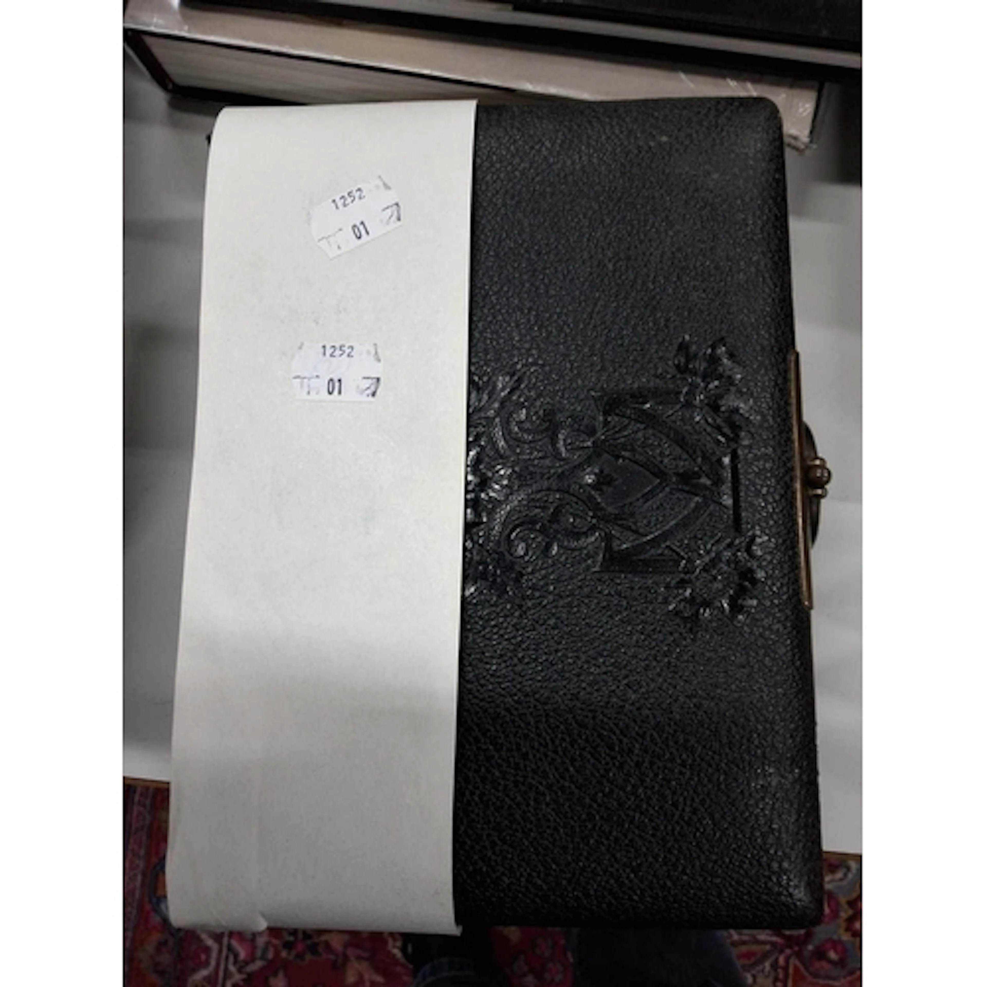 AN EARLY 20TH CENTURY PHOTOGRAPH ALBUM DATED CHRISTMAS 1901 ...
