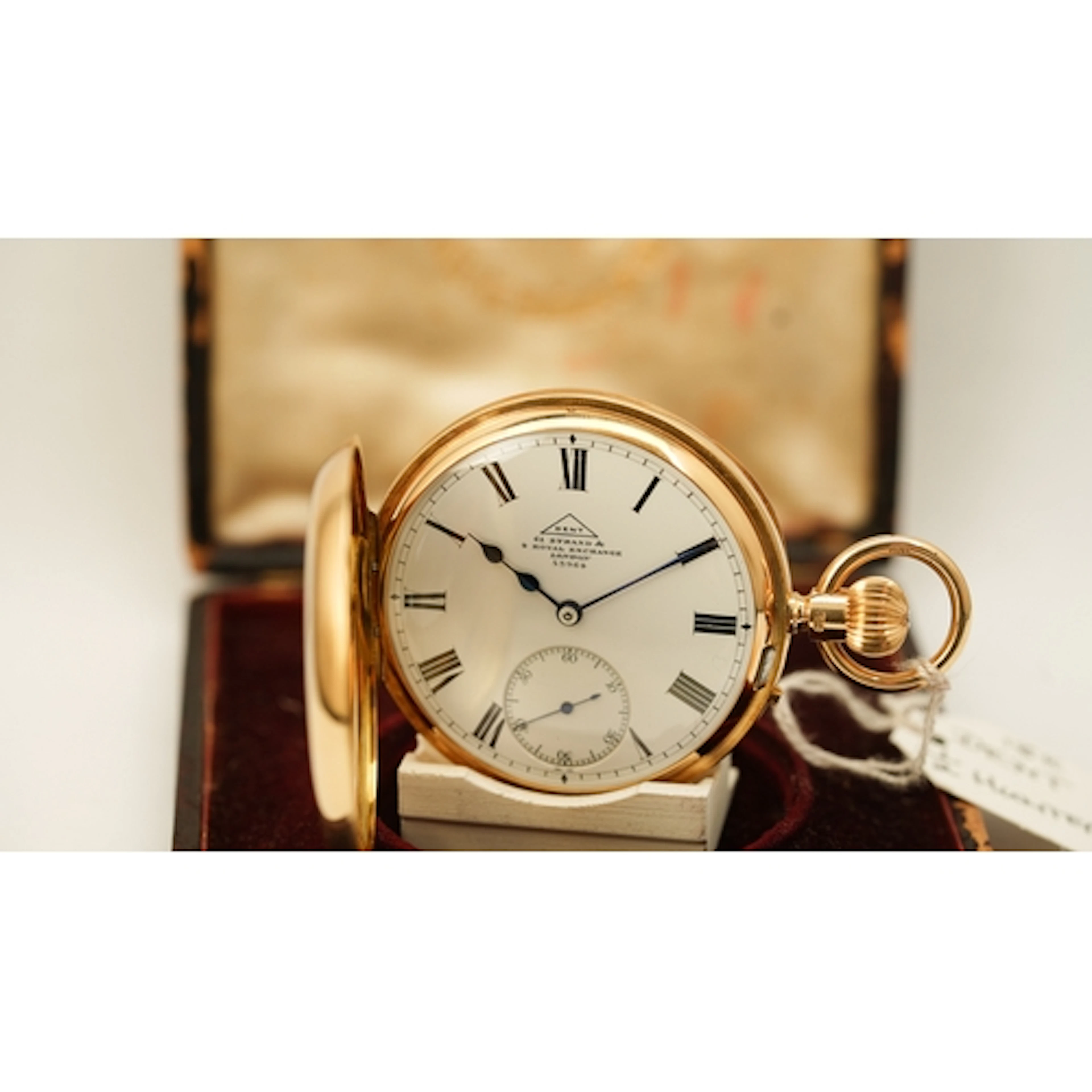 Dent, London, half hunter pocket watch in 18kt gold with a B...