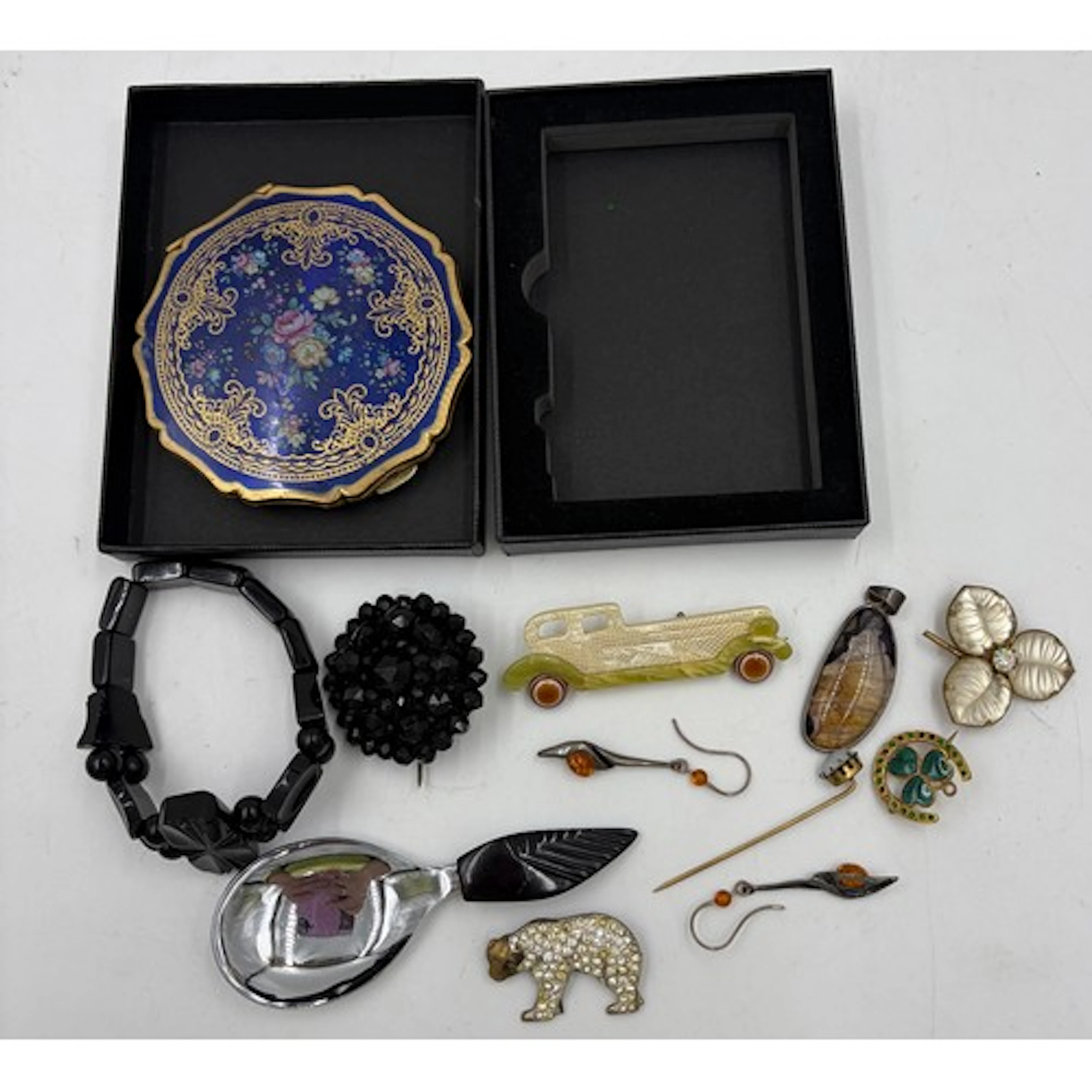 Costume Jewellery to include Whitby Jet bracelet, French Jet...