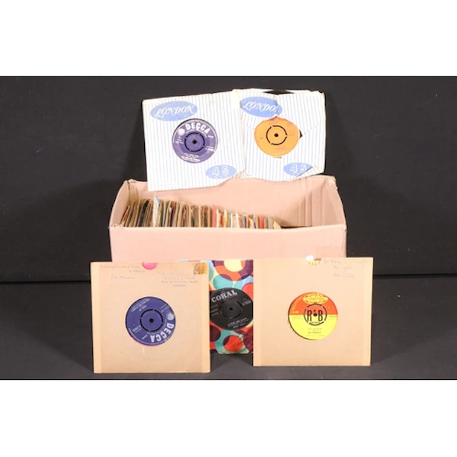 Vinyl - Over 100 Rock & Pop 7" singles featuring foreign pre...