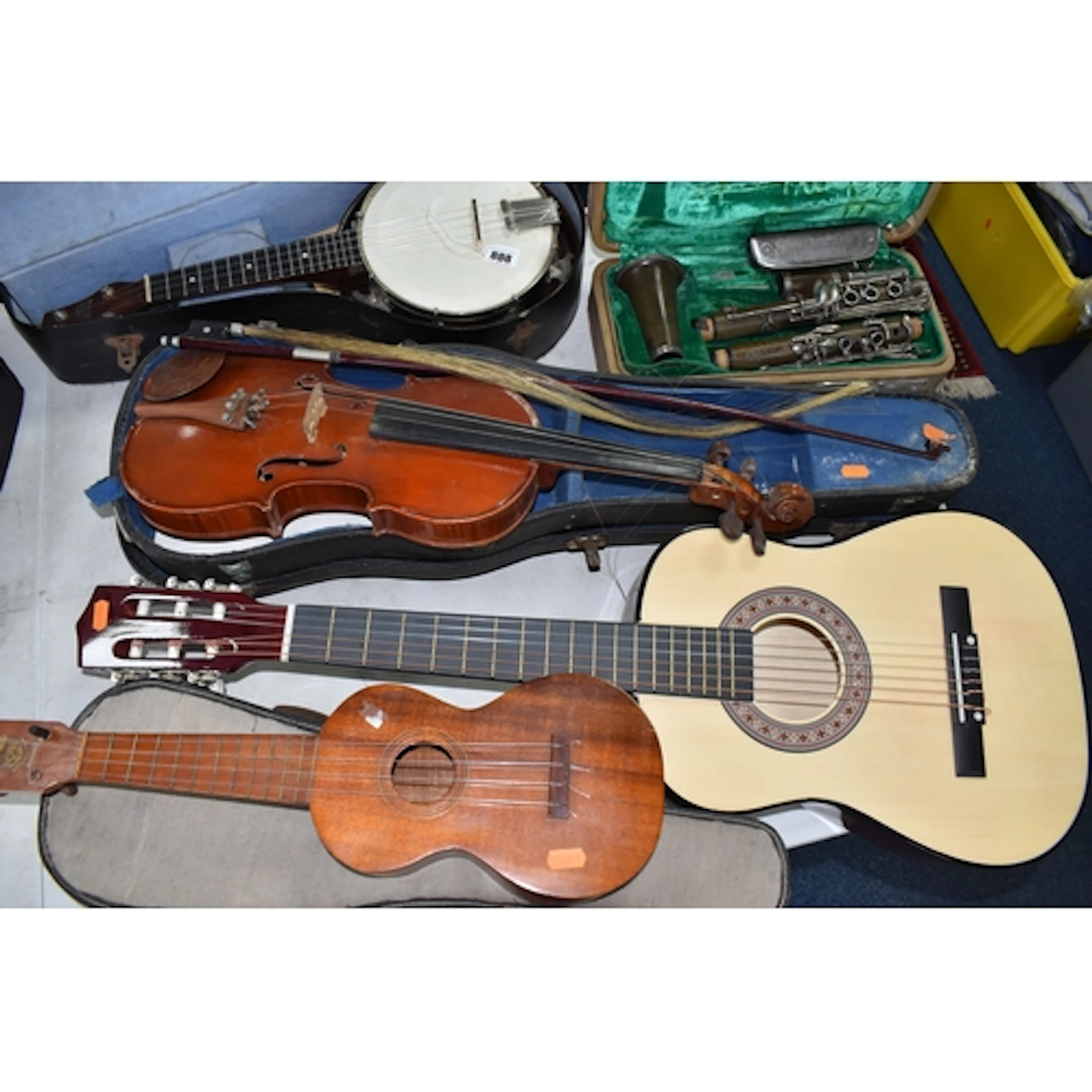 A GROUP OF VINTAGE INSTRUMENTS to include a cased Melody-Ike...