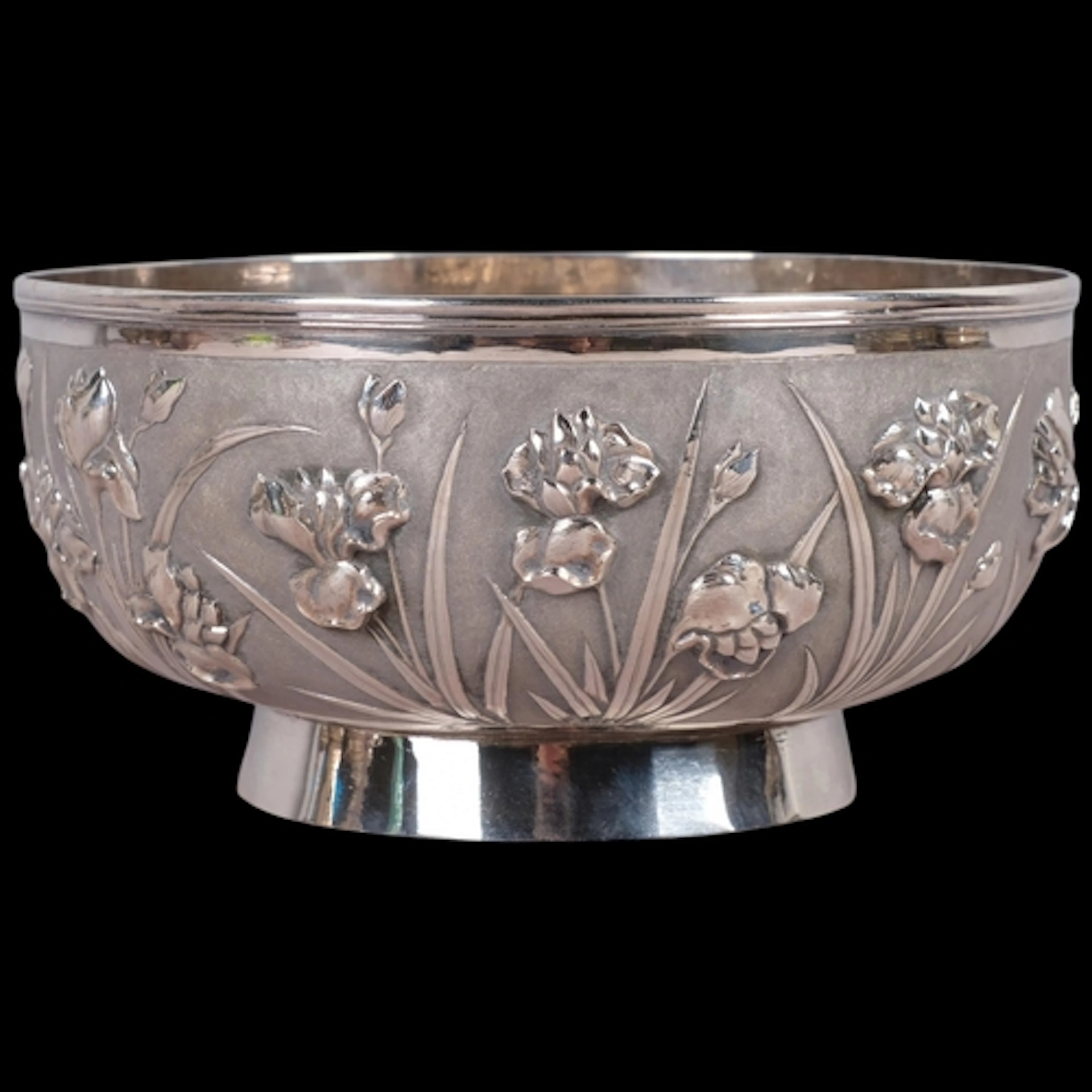 A fine Chinese export silver bowl, Woshing of Shanghai, allo...