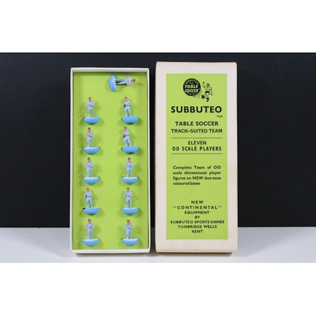 Subbuteo - Boxed HW Subbuteo tracksuited team in light blue,...