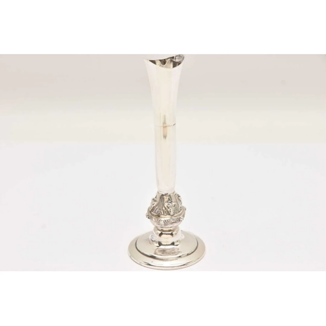 AN ELIZABETH II SILVER POSY VASE, by David Lawrence, featuri...
