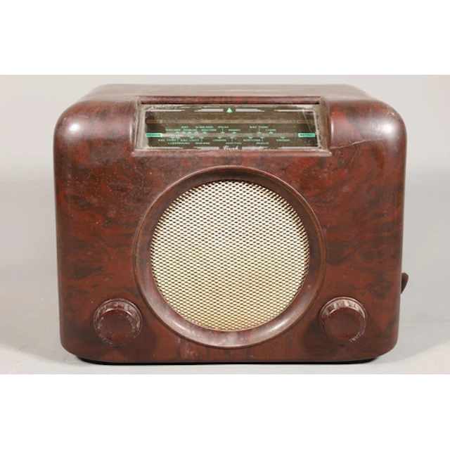 Vintage Bush radio receiver, type D.A.C 90A, serial 73/94875