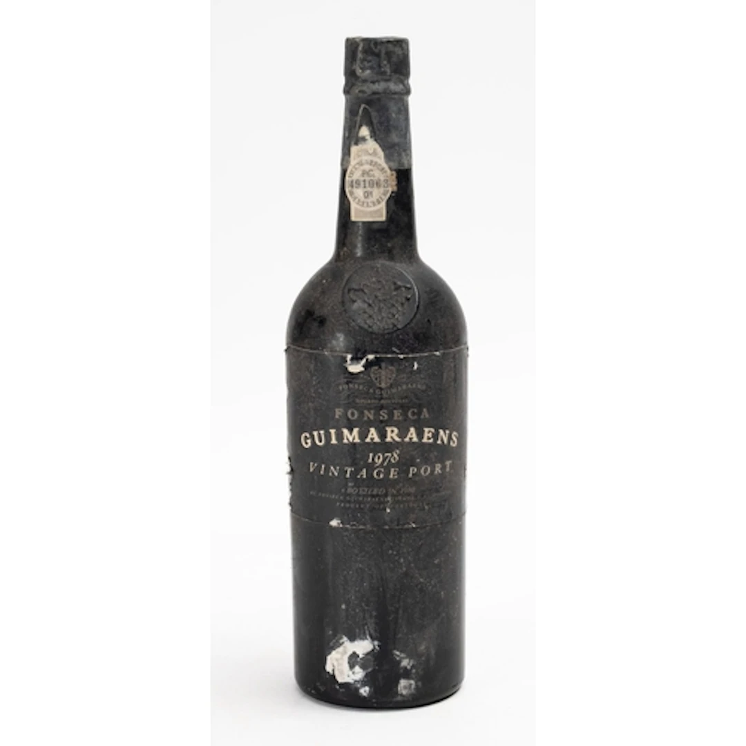 A bottle of 1978 Fonseca Guimaraen Port. Low fill level, 21%...