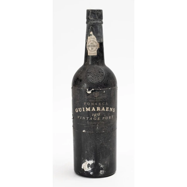 A bottle of 1978 Fonseca Guimaraen Port. Low fill level, 21%...