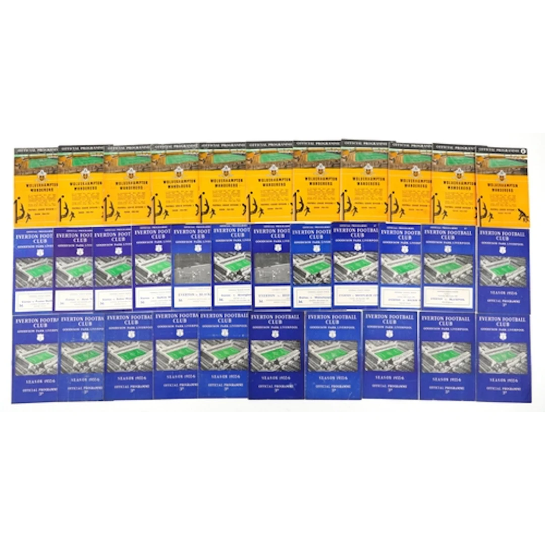 Collection of football programmes comprising Everton Footbal...