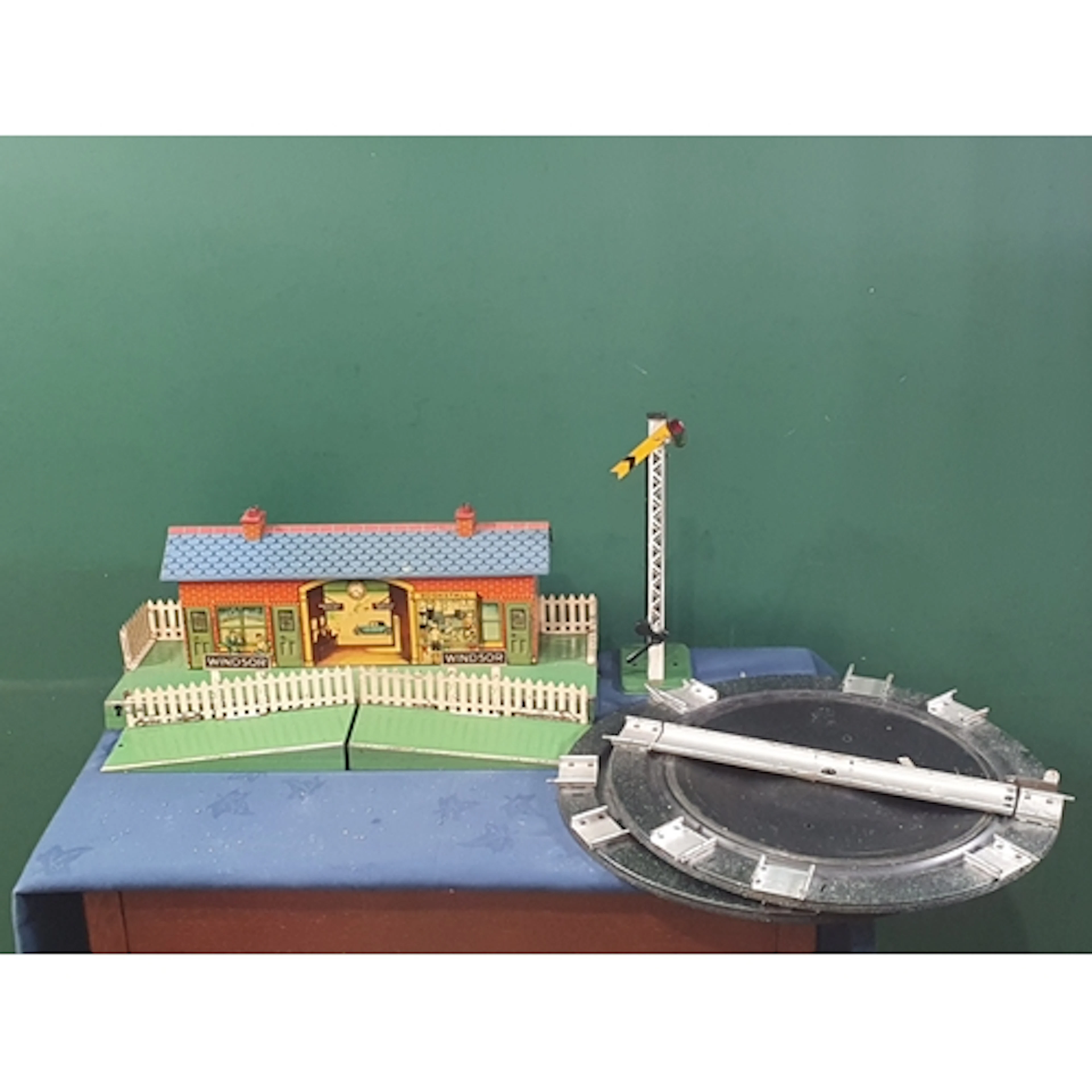 A boxed Hornby 0 gauge No.2 'Windsor' Railway Station, a box...