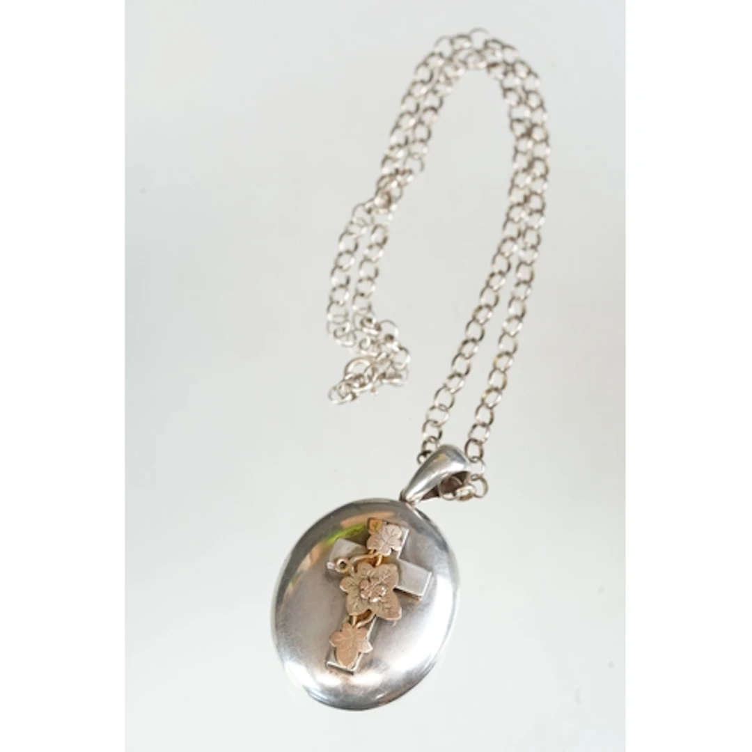 A large heavy sterling silver late 19th Century Victorian go...